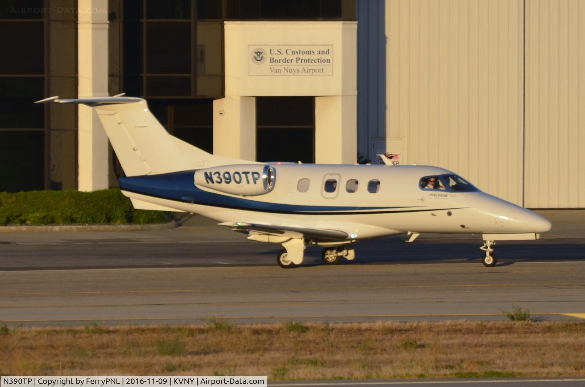 N390TP, 2009 Embraer EMB-500 Phenom 100 C/N 50000024, EMB500 ready to depart.
