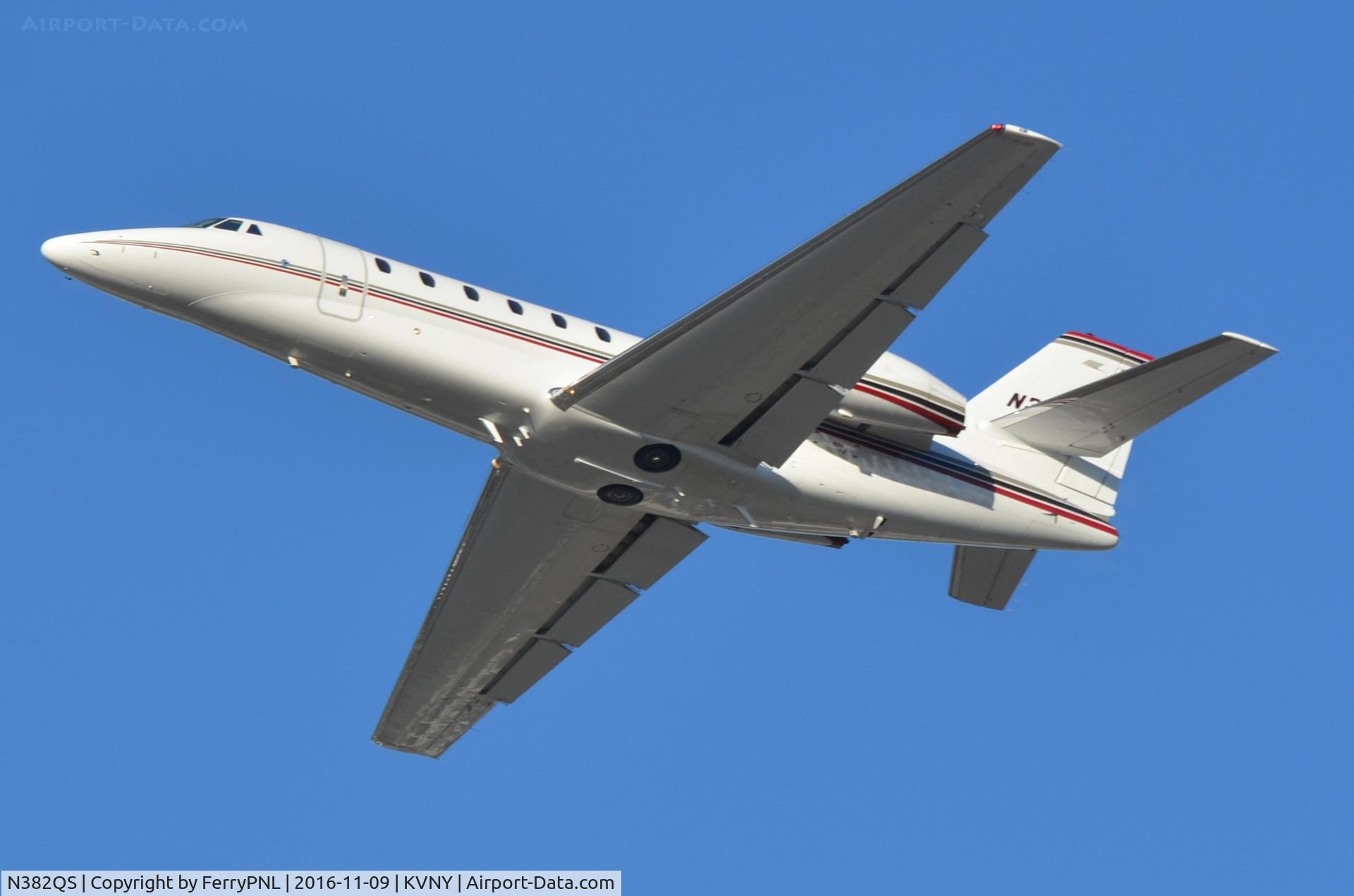 N382QS, 2008 Cessna 680 Citation Sovereign C/N 680-0245, Netjets Ce680 departing.