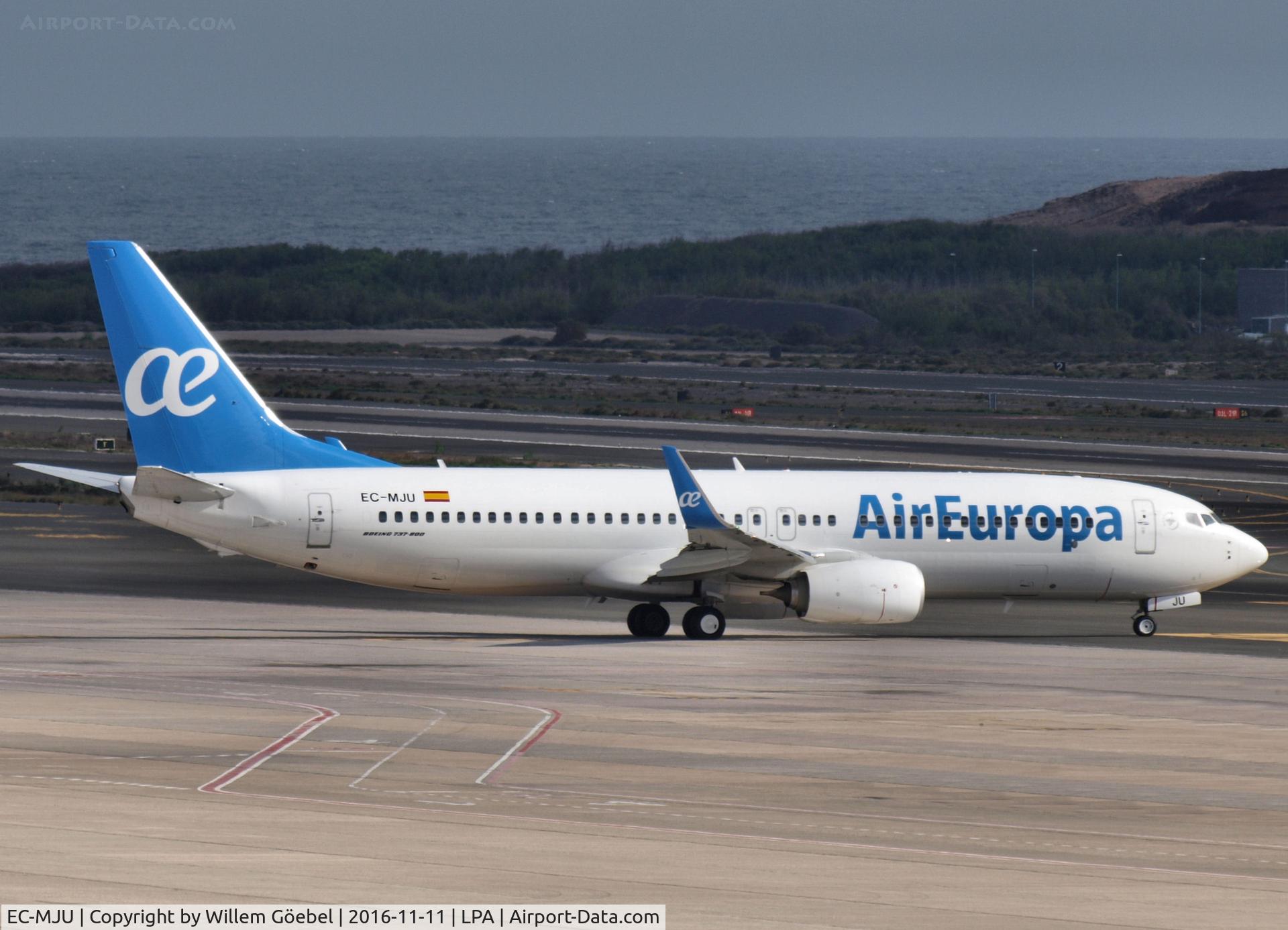 EC-MJU, 2016 Boeing 737-85P C/N 60584, Taxi to the runway of Las Palmas Airport