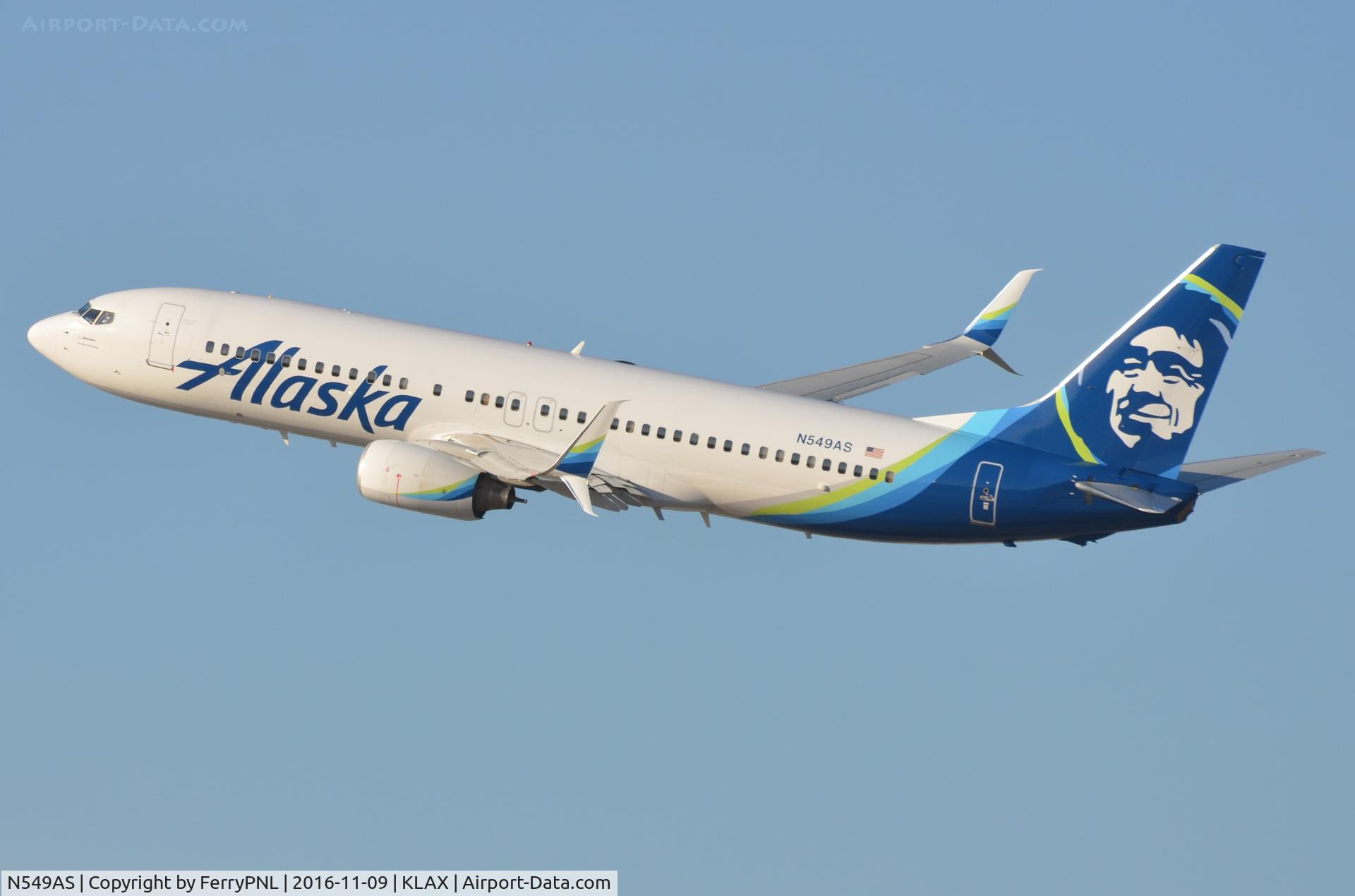 N549AS, 2005 Boeing 737-8FH C/N 30824, Alaska B738 banking nicely during take-off.