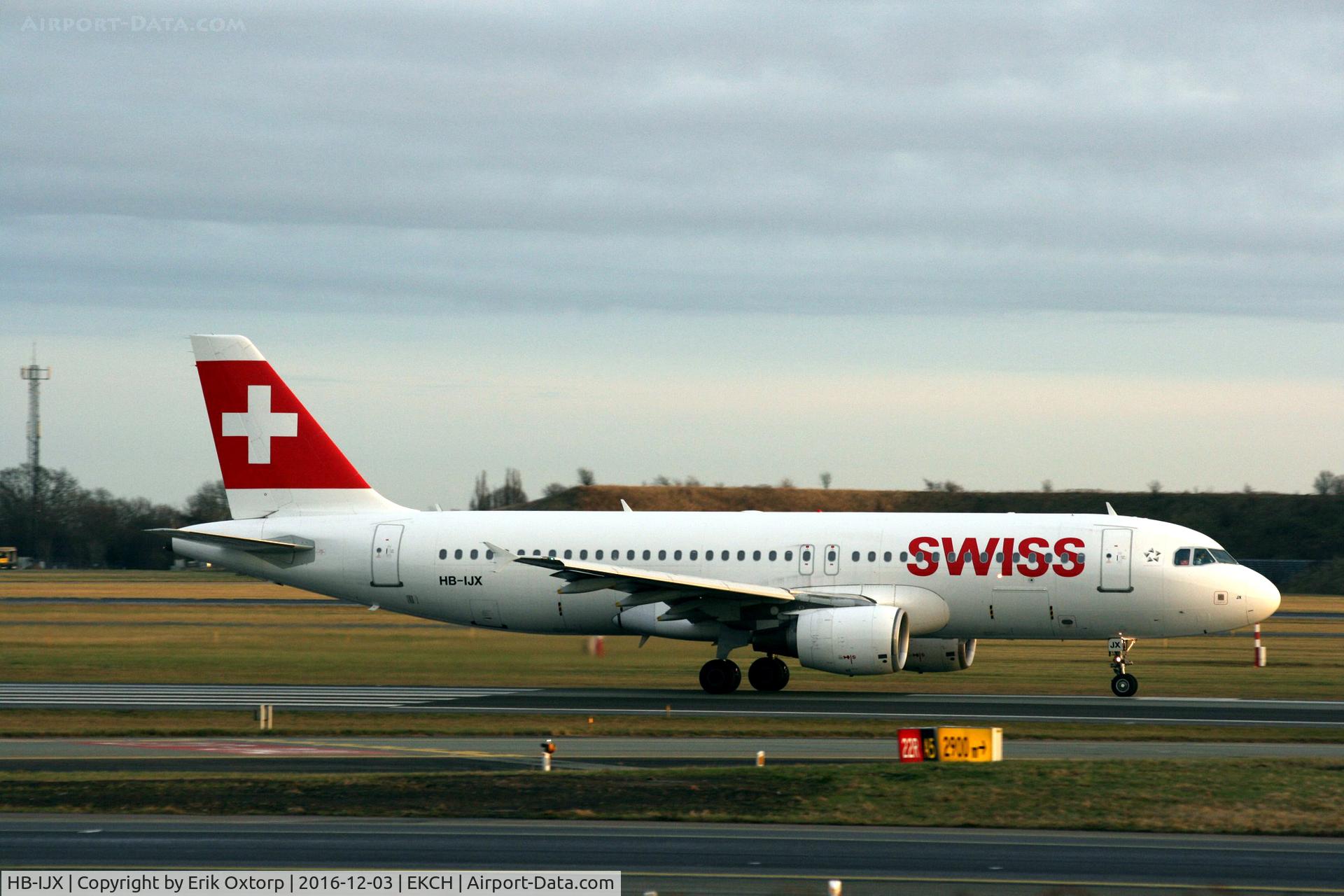 HB-IJX, 2002 Airbus A320-214 C/N 1762, HB-IJX departing rw 22R