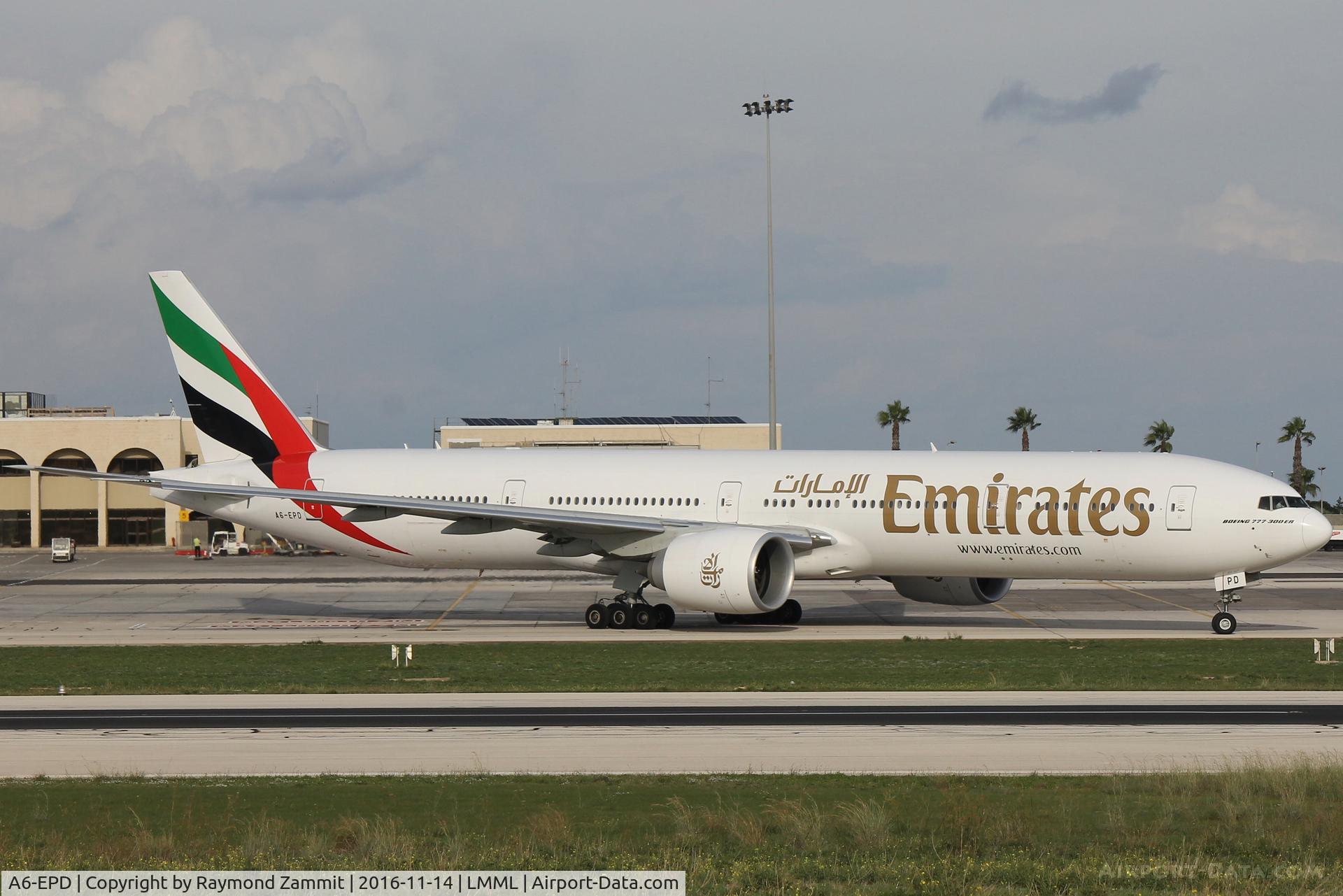 A6-EPD, 2015 Boeing 777-31H/ER C/N 42323, B777 A6-EPD Emirates Airlines
