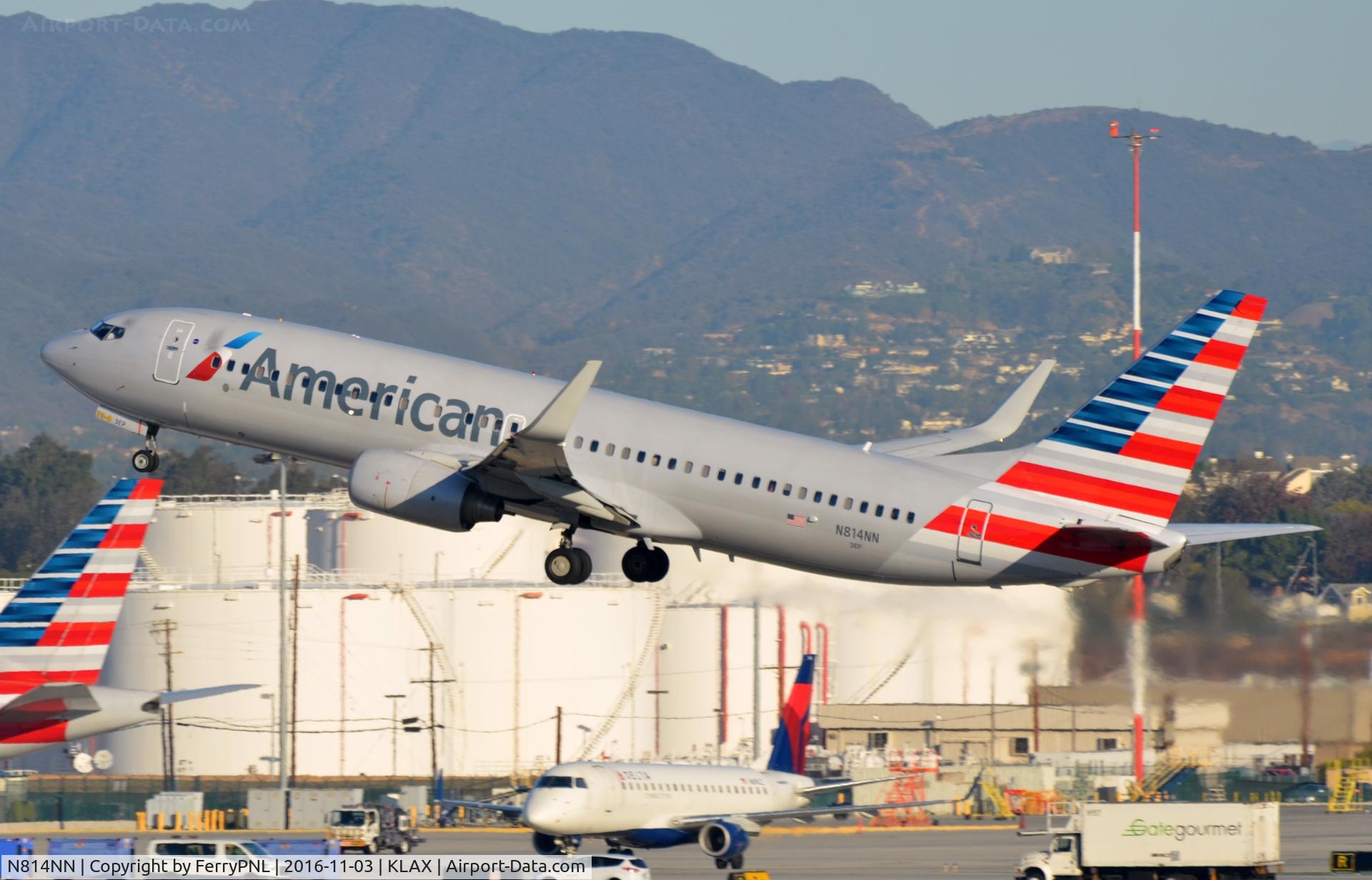 N814NN, 2009 Boeing 737-823 C/N 29562, American B738 departing LAX.