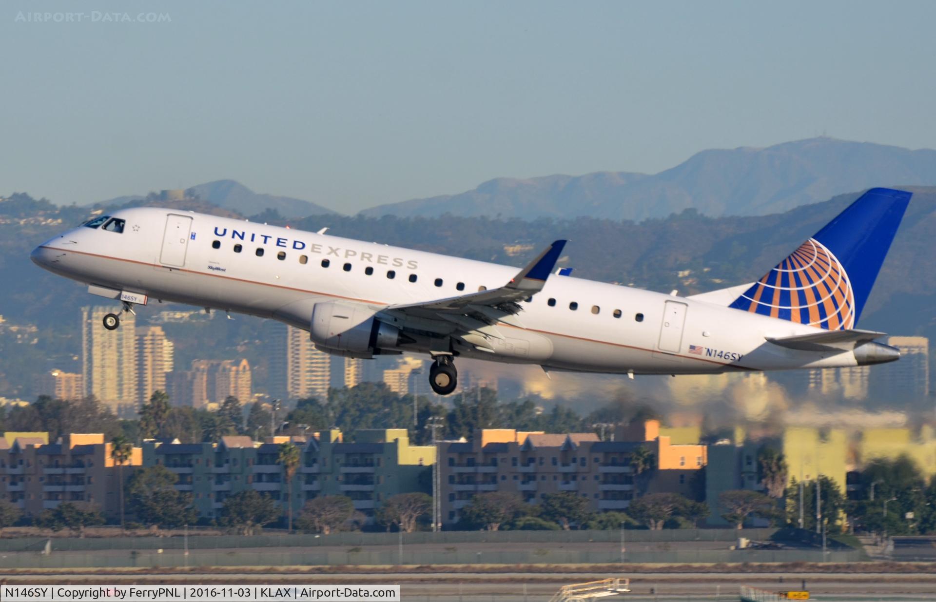 N146SY, 2015 Embraer 175LR (ERJ-170-200LR) C/N 17000491, United Express ERJ175