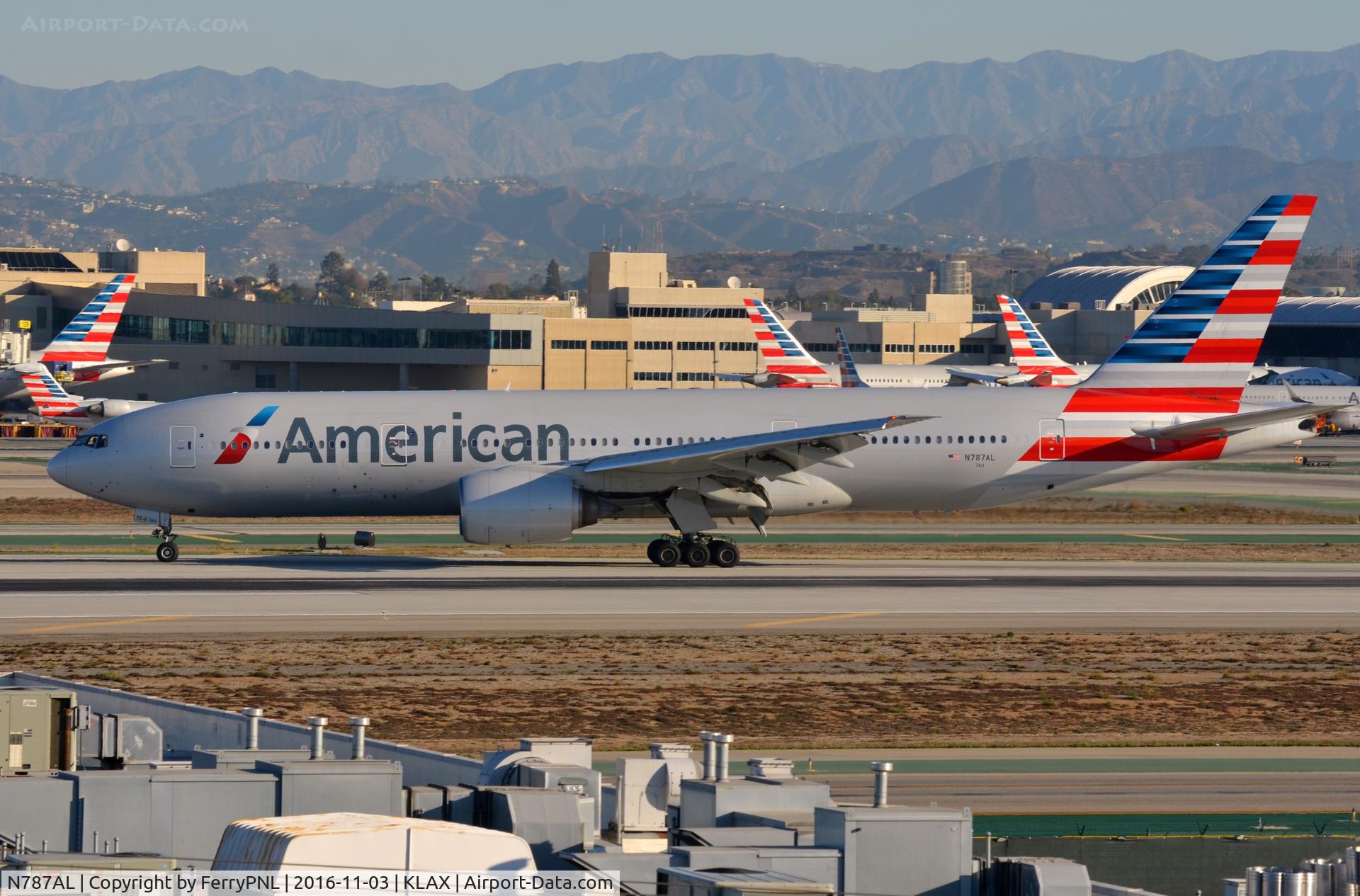 N787AL, 2000 Boeing 777-223 C/N 30010, American B772 vacating the runway.