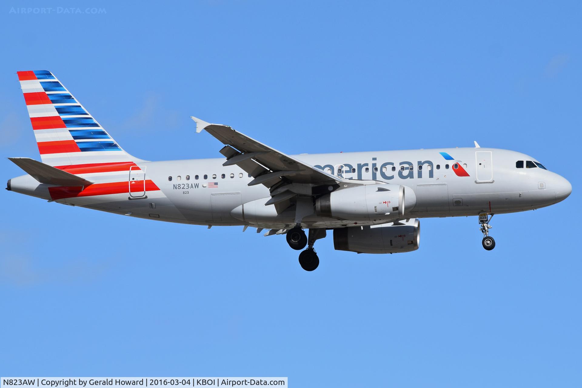 N823AW, 2001 Airbus A319-132 C/N 1463, On final for RWY 10:.