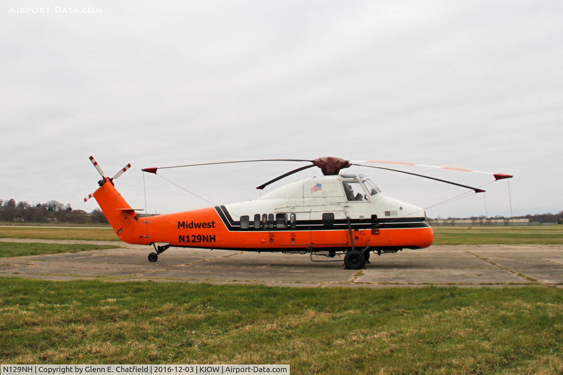 N129NH, 1975 Sikorsky S-58JT C/N 58-855, Spied on the ramp and it needed to be photographed