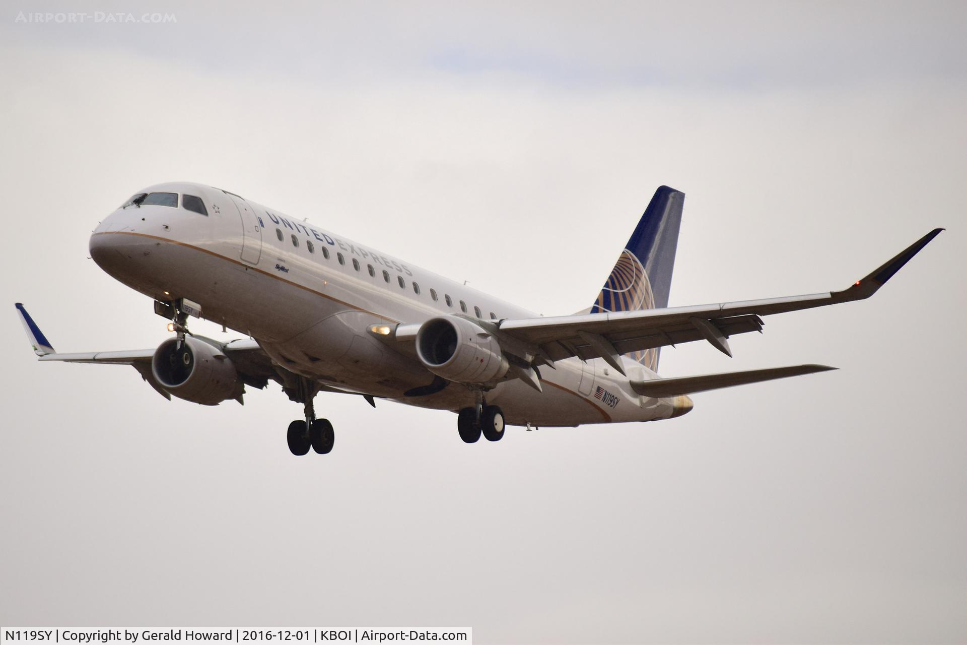 N119SY, 2014 Embraer 175LR (ERJ-170-200LR) C/N 17000421, Departing BOI.