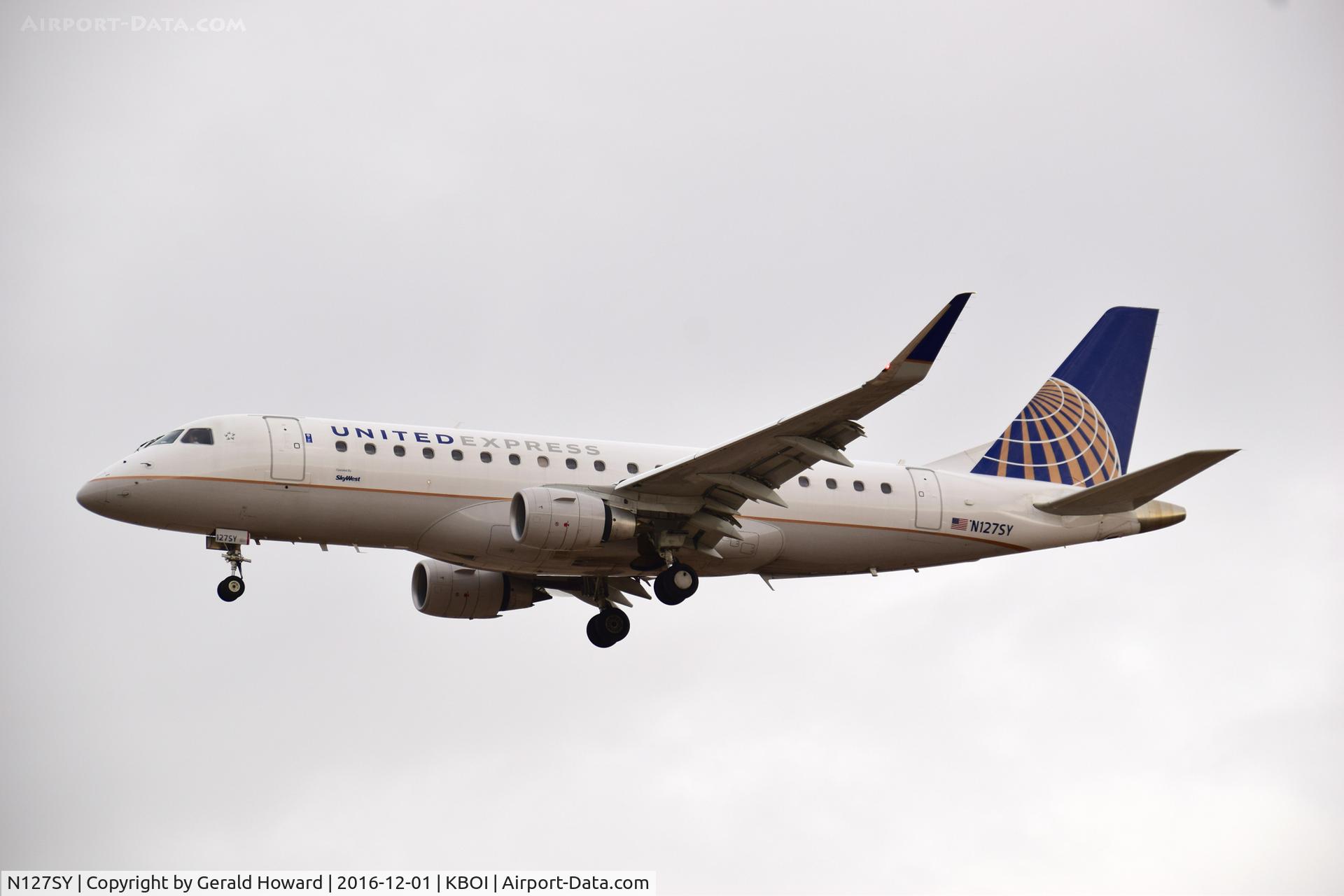 N127SY, 2014 Embraer 175LR (ERJ-170-200LR) C/N 17000441, Departing RWY 10L.