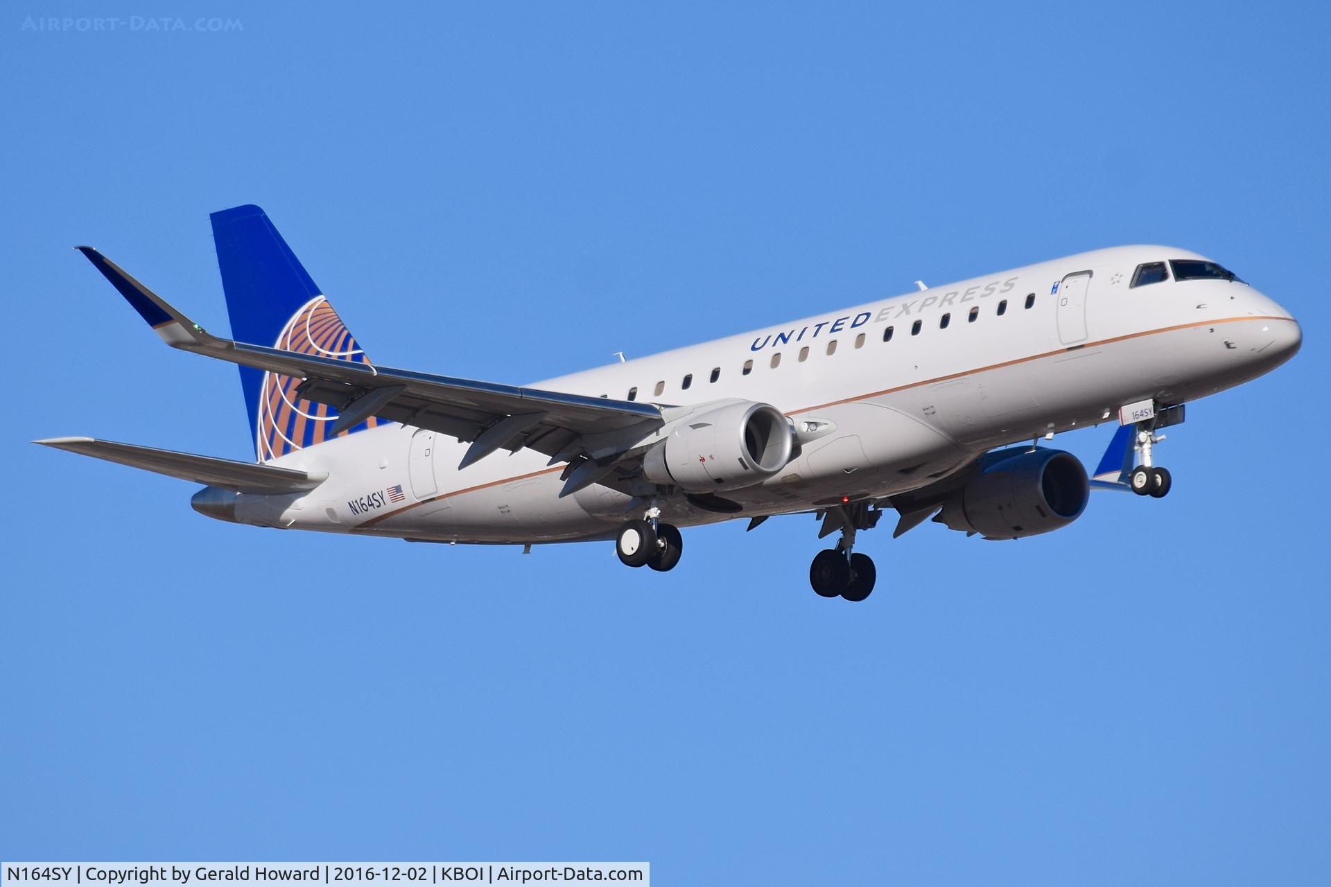 N164SY, 2016 Embraer 175LR (ERJ-170-200LR) C/N 17000603, Final Approach for RWY 10L.