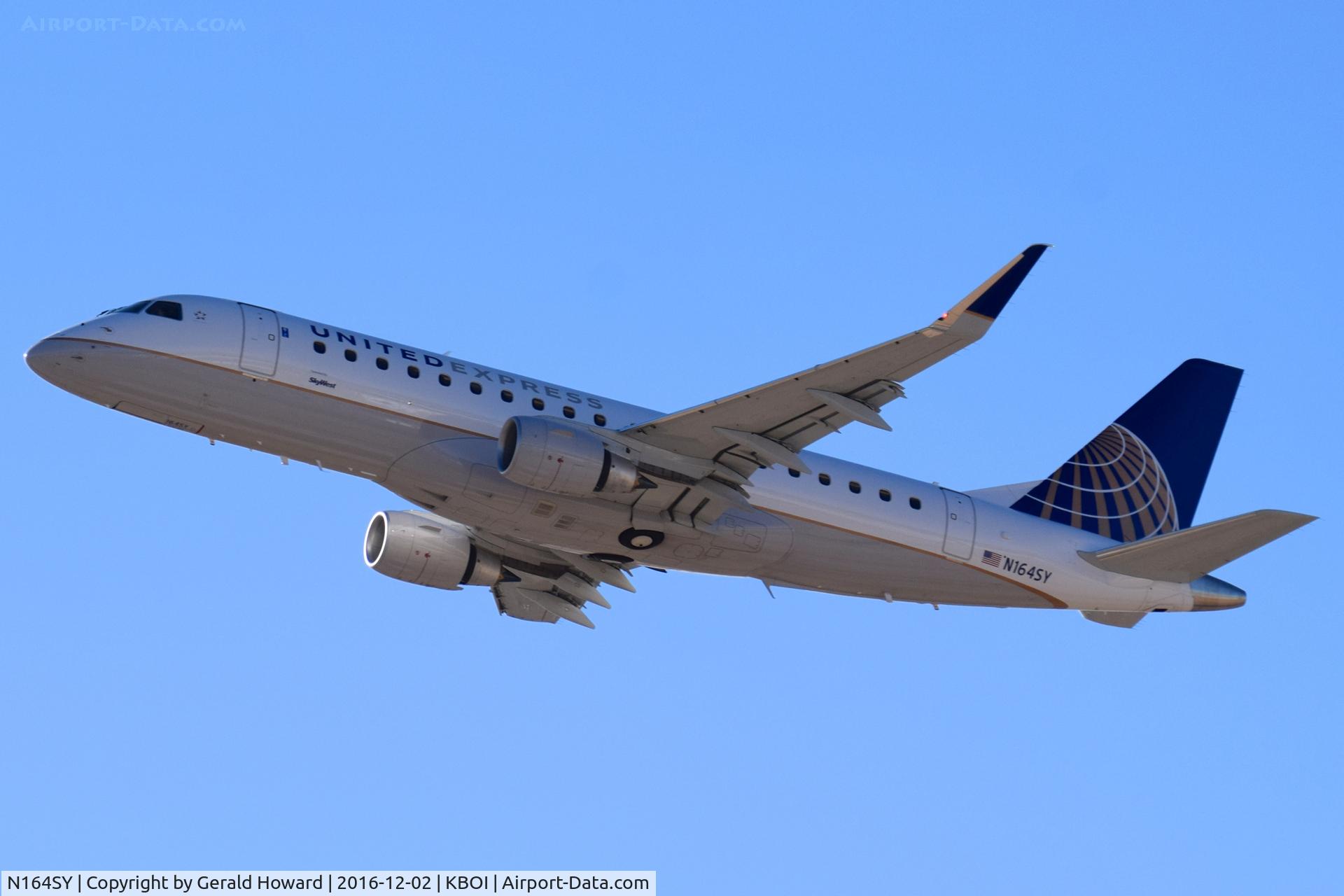 N164SY, 2016 Embraer 175LR (ERJ-170-200LR) C/N 17000603, Departing RWY 10L.