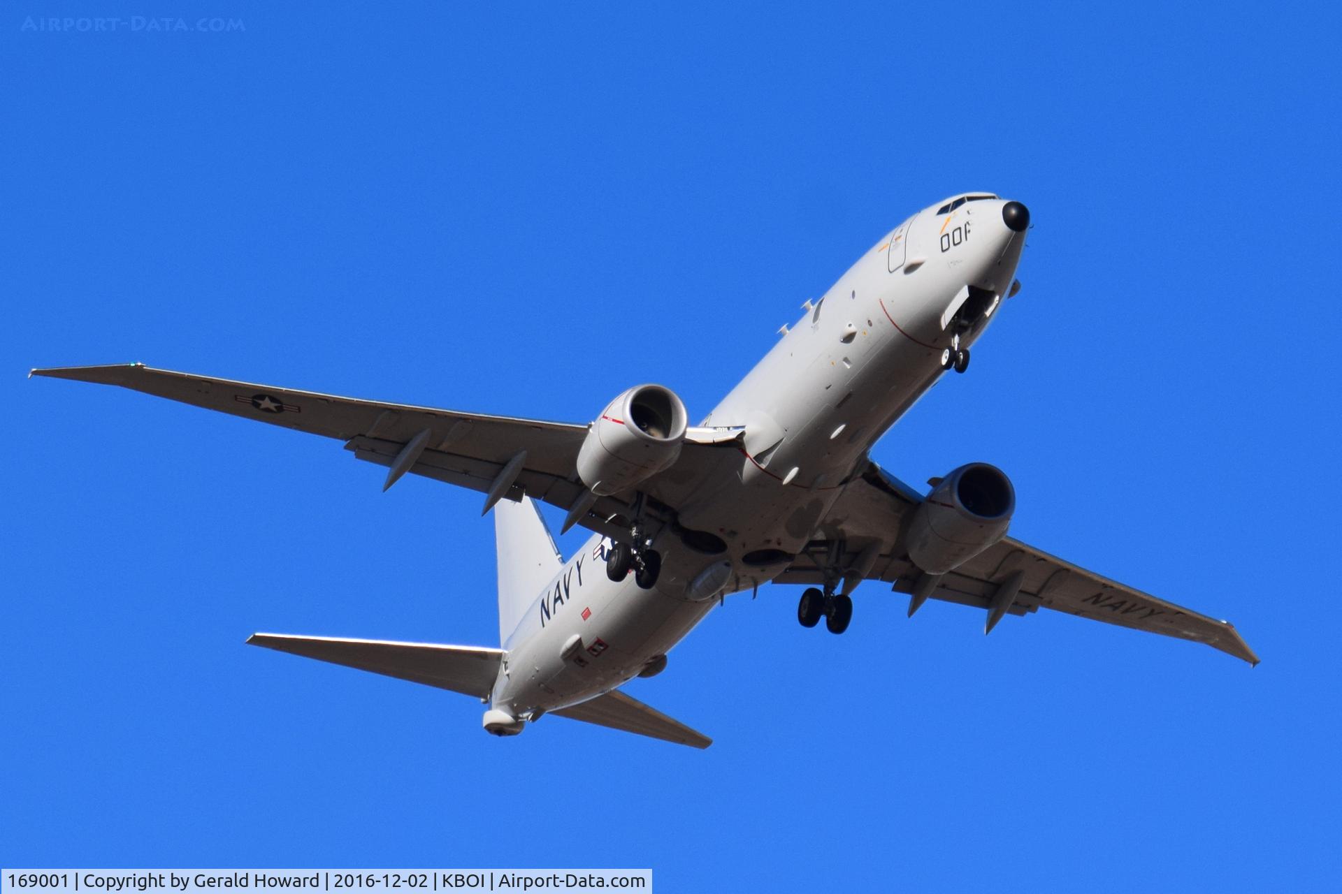169001, 2016 Boeing P-8A Poseidon C/N 44952, Low approach to RWY 10R.