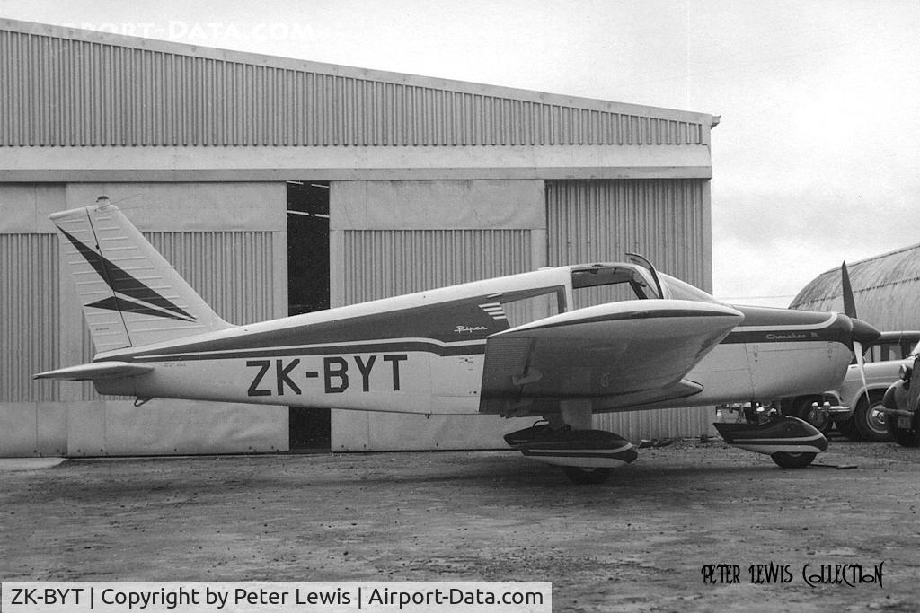 ZK-BYT, 1963 Piper PA-28-160 Cherokee C/N 28-1113, Tauranga AC, Mt Maunaganui