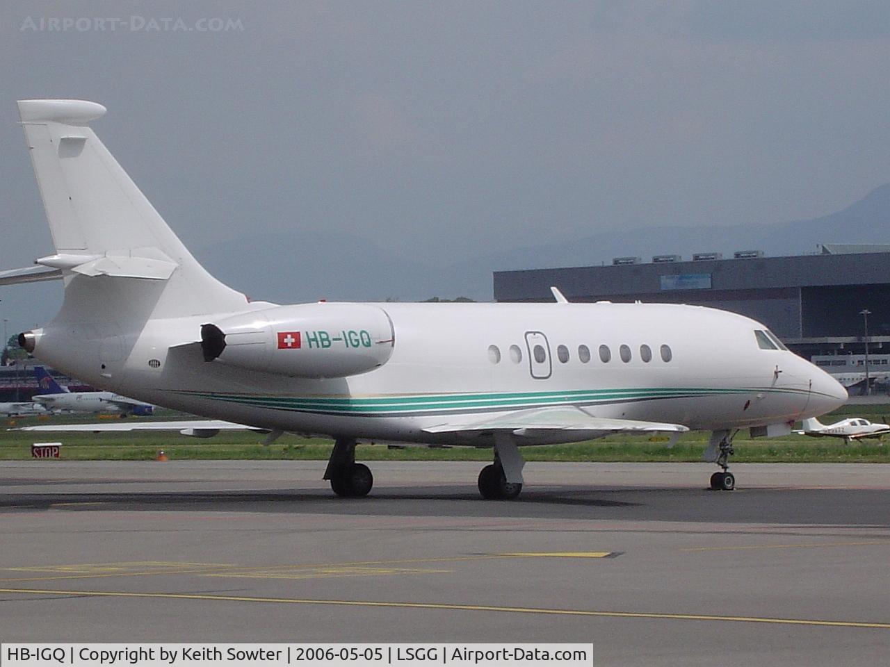 HB-IGQ, 2003 Dassault Falcon 2000EX C/N 9, Parked up