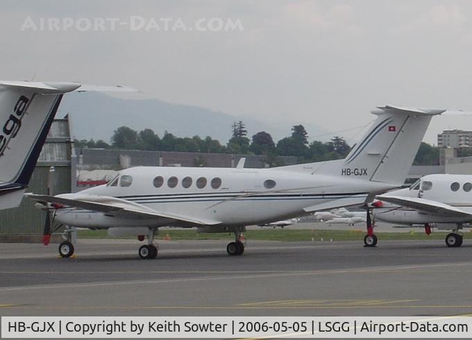 HB-GJX, 1981 Beech 200 Super King Air C/N BB-932, Parked up