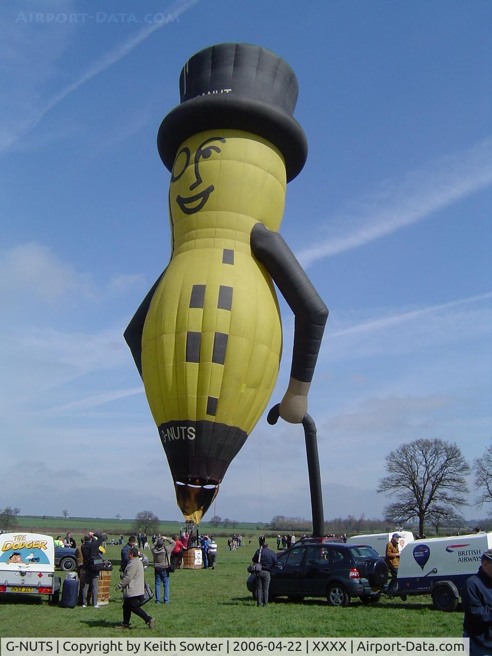 G-NUTS, 1981 Cameron Balloons Ltd CAMERON MR PEANUT SPECIAL SHAPE C/N 711, Kelmarsh Hall Inflation Day
