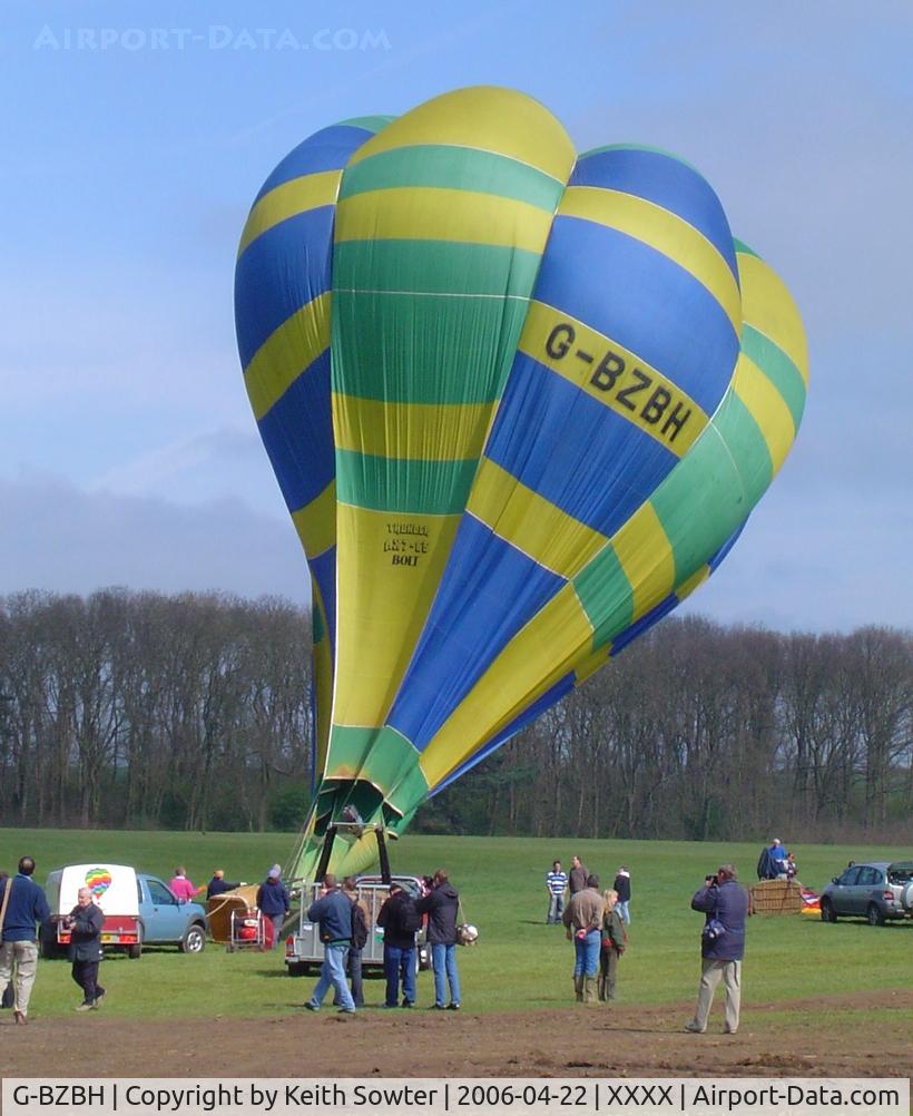 G-BZBH, 1979 Thunder Balloons AX7-65 Bolt C/N 173, Kelmarsh Hall Inflation Day