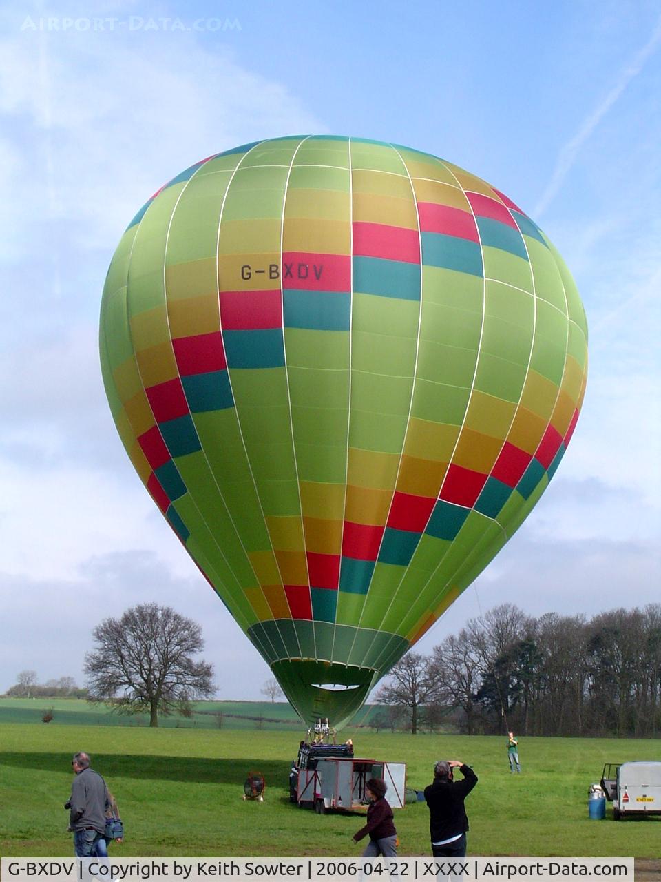 G-BXDV, 1997 Sky Balloons 105-24 C/N 049, Kelmarsh Hall Inflation Day