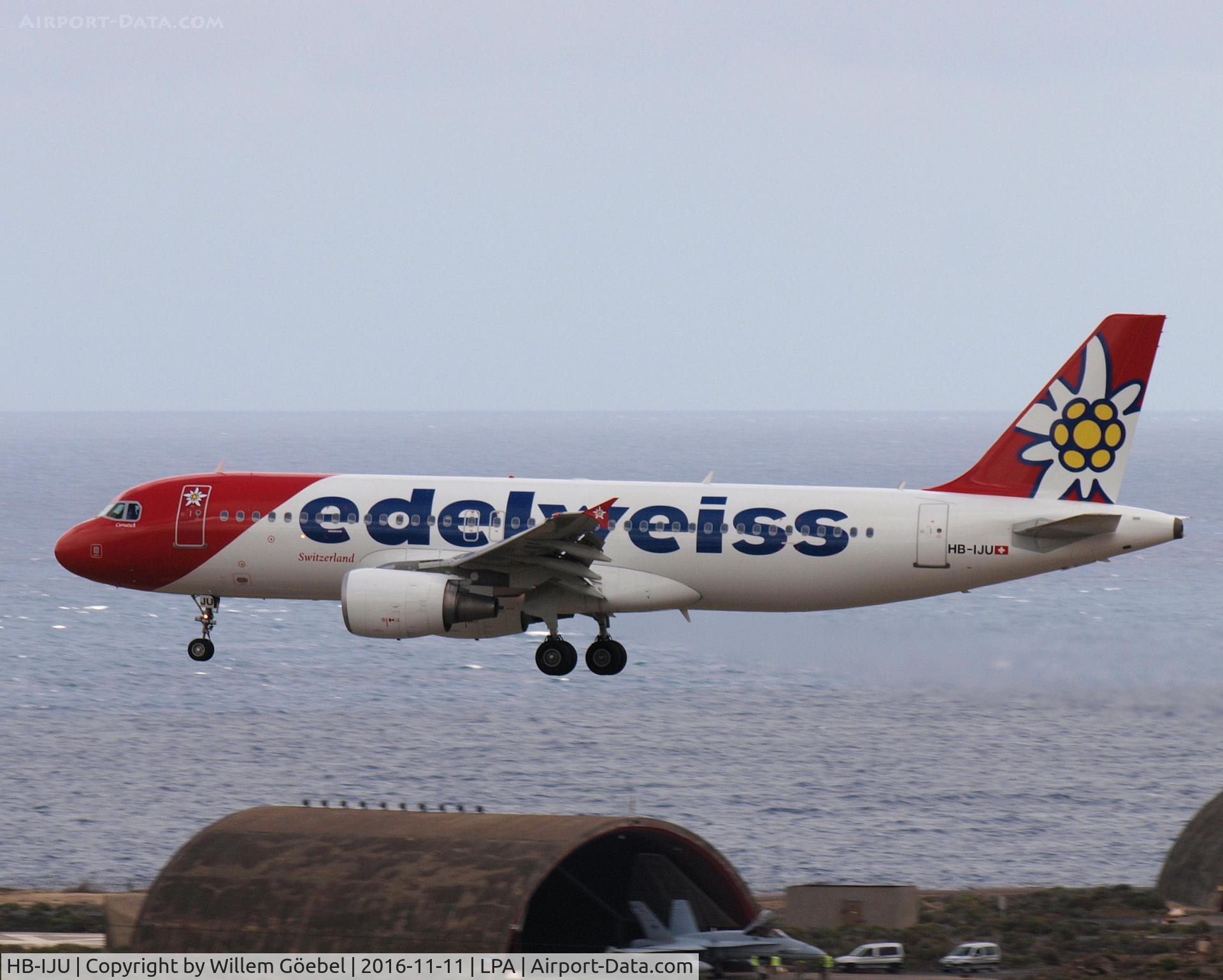 HB-IJU, 2003 Airbus A320-214 C/N 1951, Landing op Las Palmas Gran Canaria