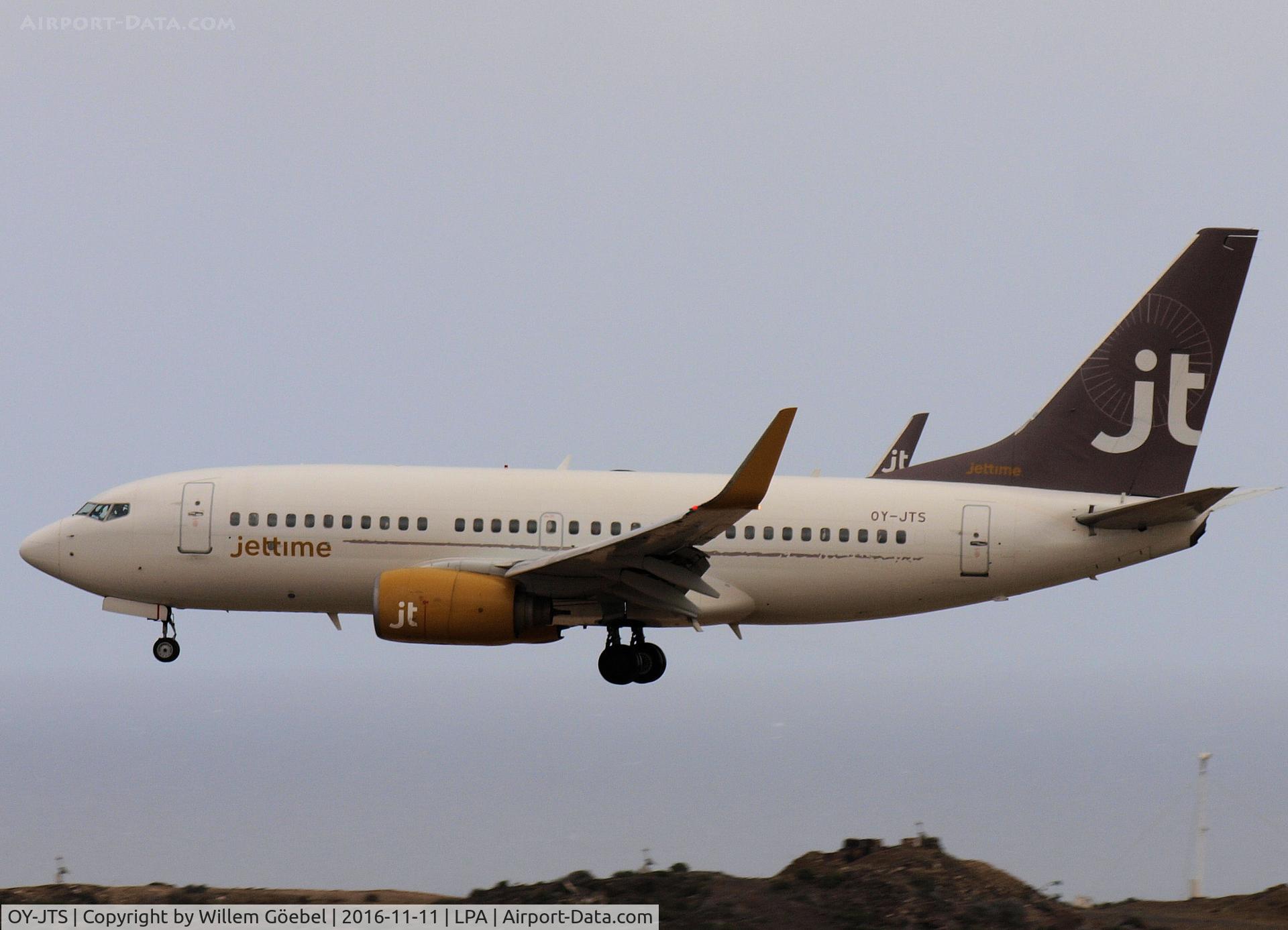 OY-JTS, 2003 Boeing 737-7K2 C/N 33465, Landing op Las Palmas Gran Canaria