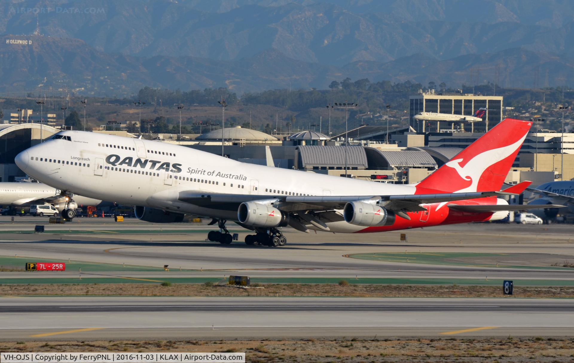 VH-OJS, 1999 Boeing 747-438 C/N 25564, Qantas B744 rotating.