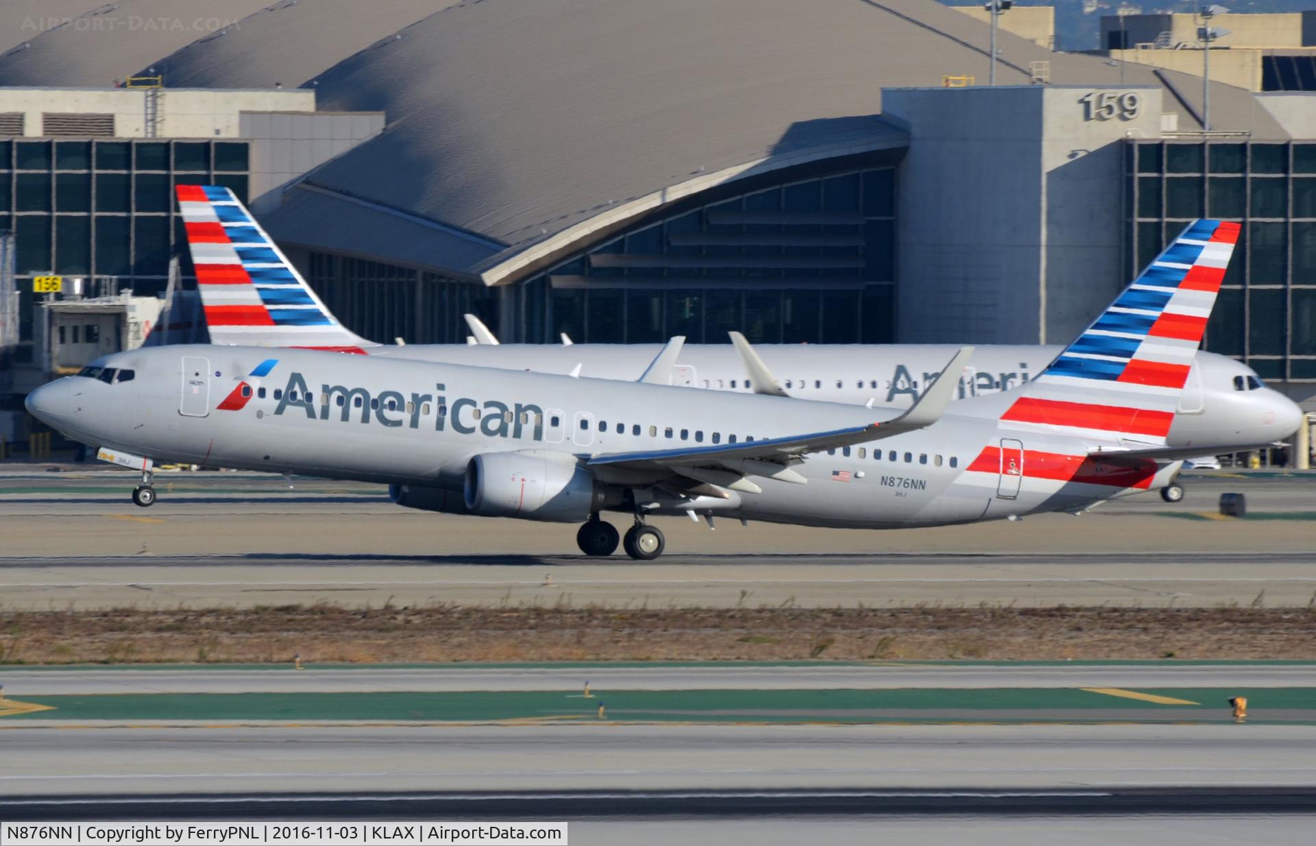 N876NN, 2011 Boeing 737-823 C/N 40767, American B738 lifting-off.