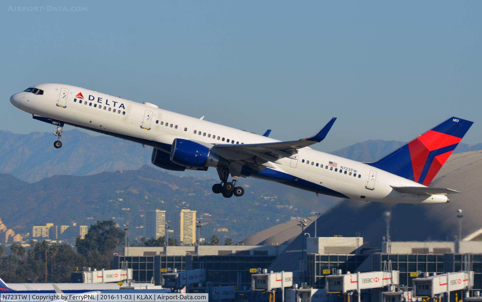 N723TW, 2000 Boeing 757-231 C/N 29378, Delta B752 departing.