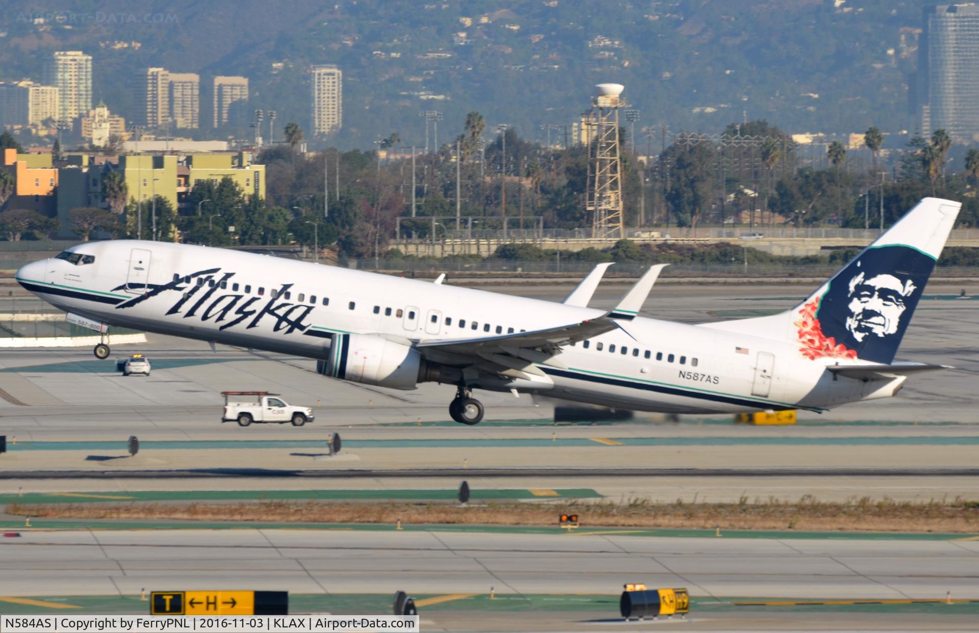 N584AS, 2007 Boeing 737-890 C/N 35682, Alaska Airlines B738 departing.