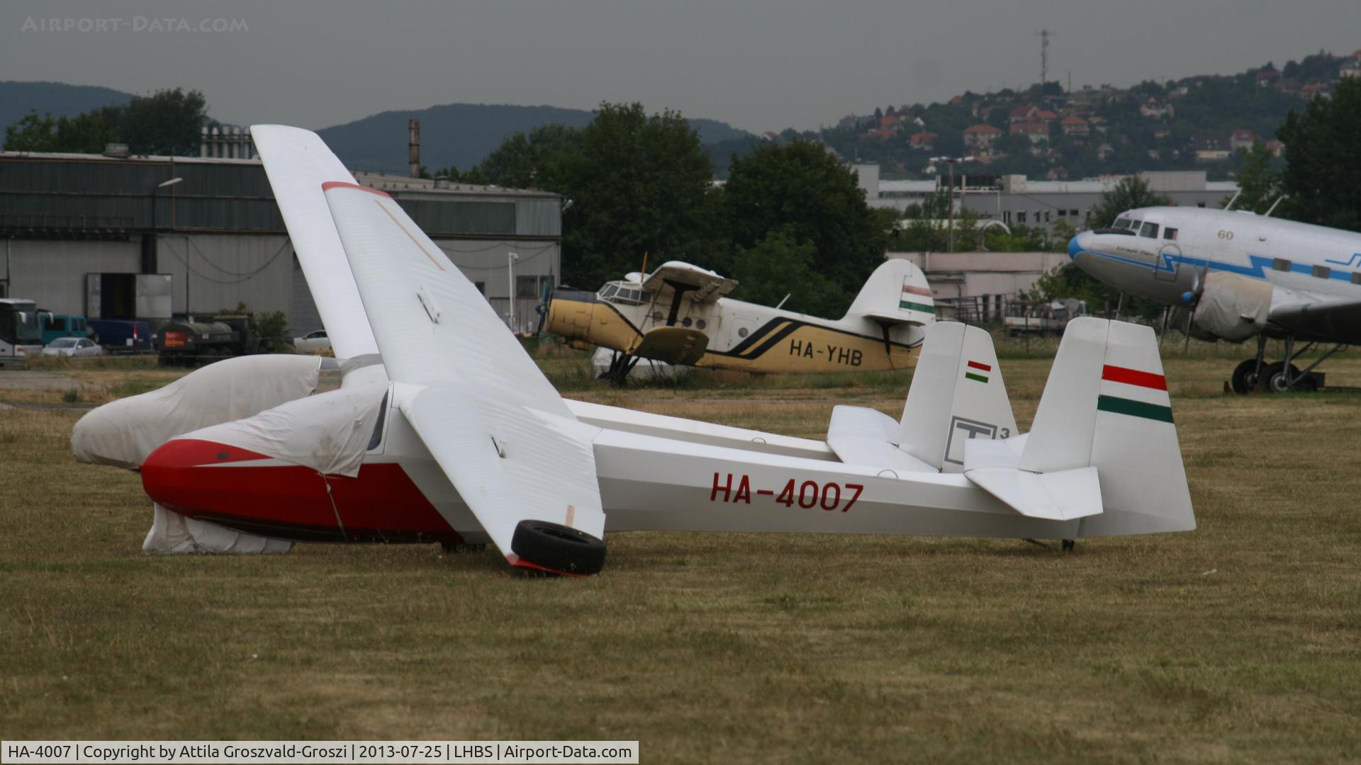 HA-4007, Schleicher K-8B C/N 8569, Budaörs Airport, Hungary