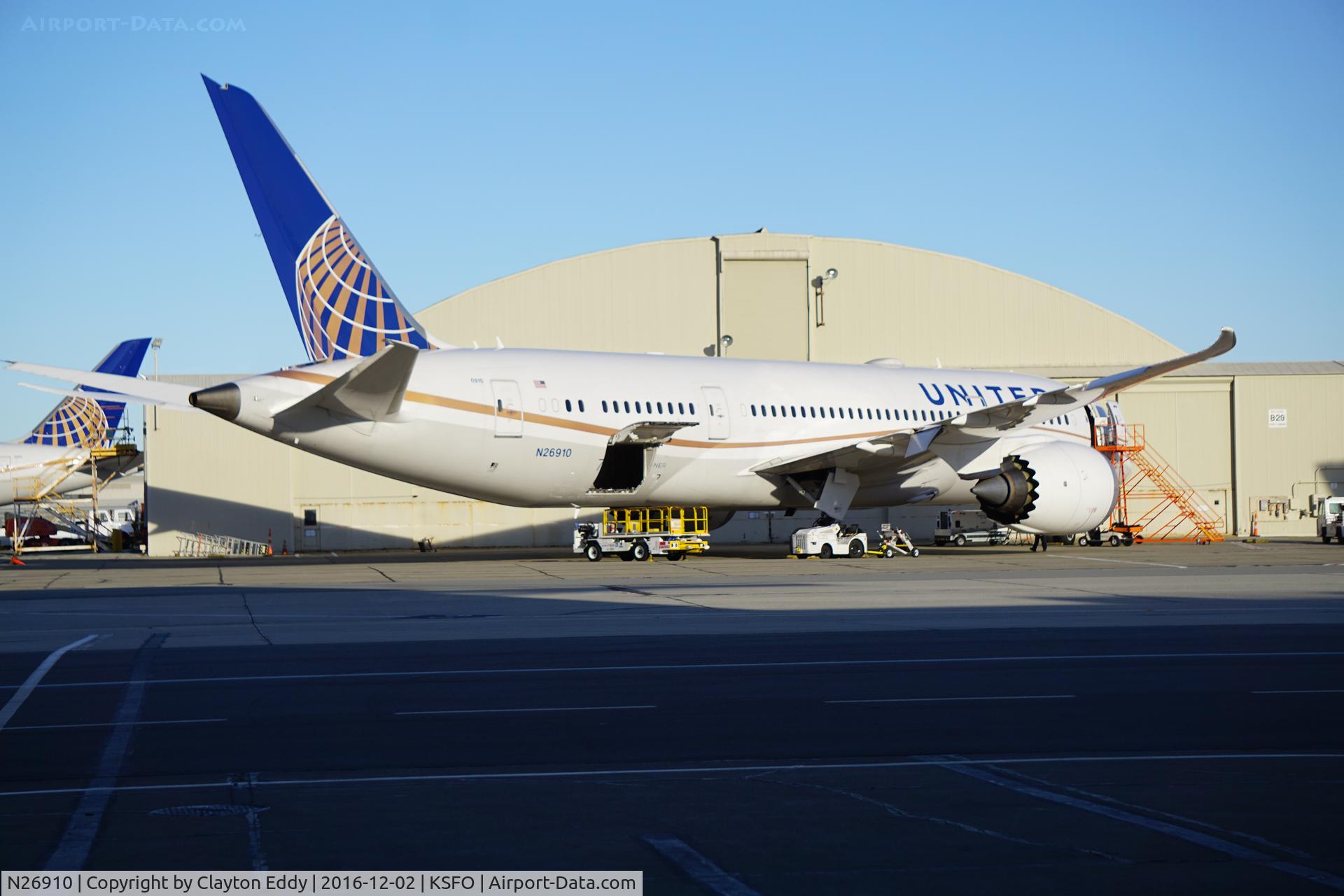 N26910, 2014 Boeing 787-8 Dreamliner C/N 34826, SFO 2016