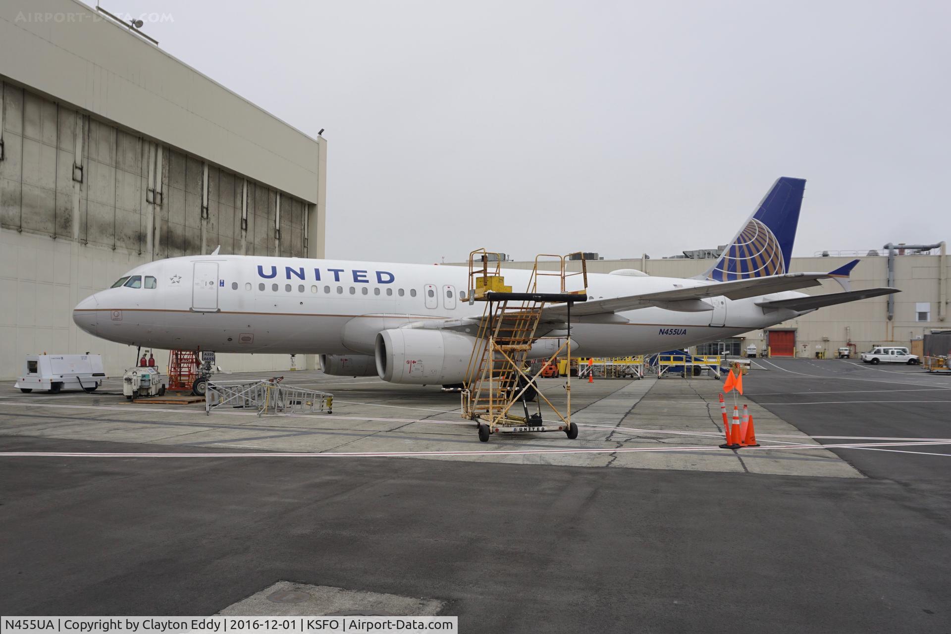 N455UA, 1999 Airbus A320-232 C/N 1105, SFO 2016