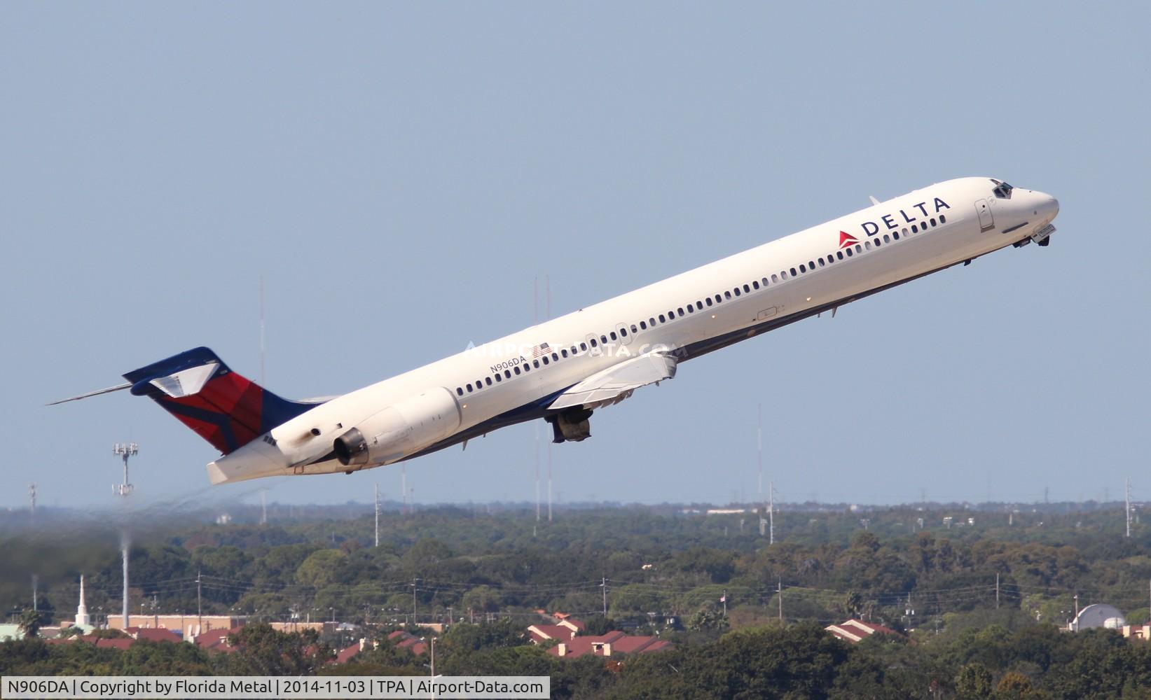N906DA, 1995 McDonnell Douglas MD-90-30 C/N 53386, Delta
