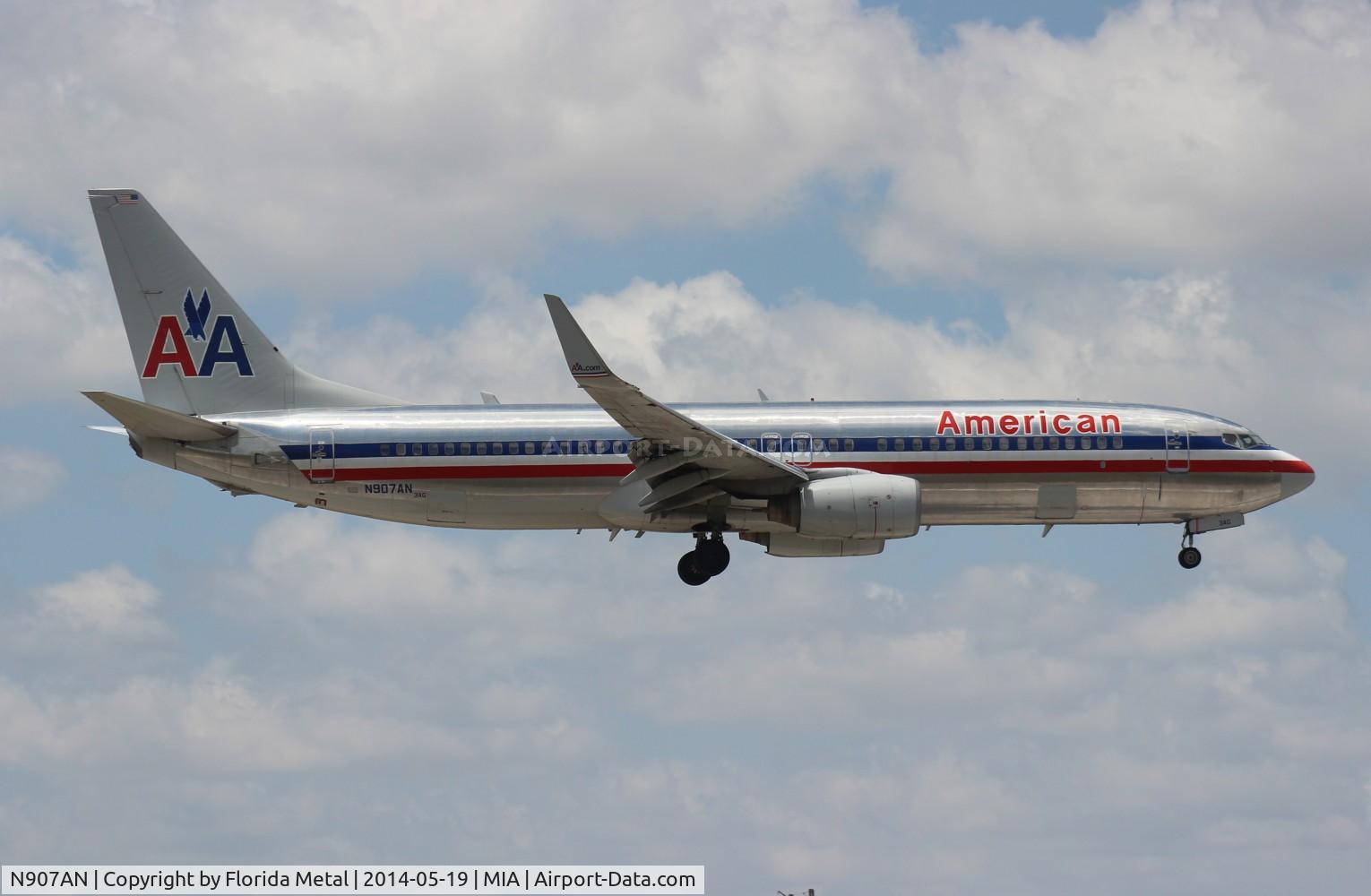 N907AN, 1999 Boeing 737-823 C/N 29509, American