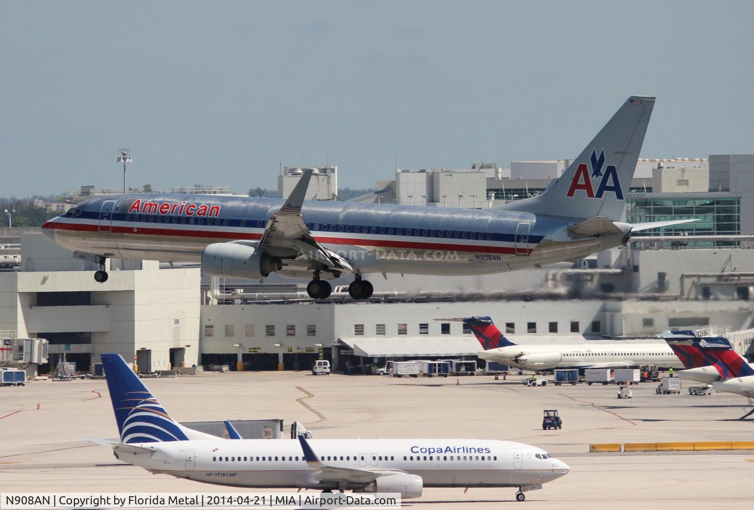 N908AN, 1999 Boeing 737-823 C/N 29510, American