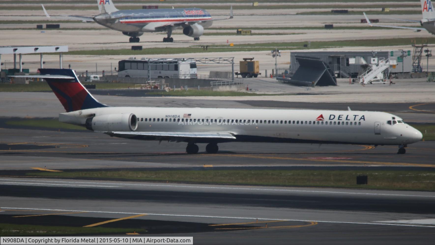 N908DA, 1995 McDonnell Douglas MD-90-30 C/N 53388, Delta