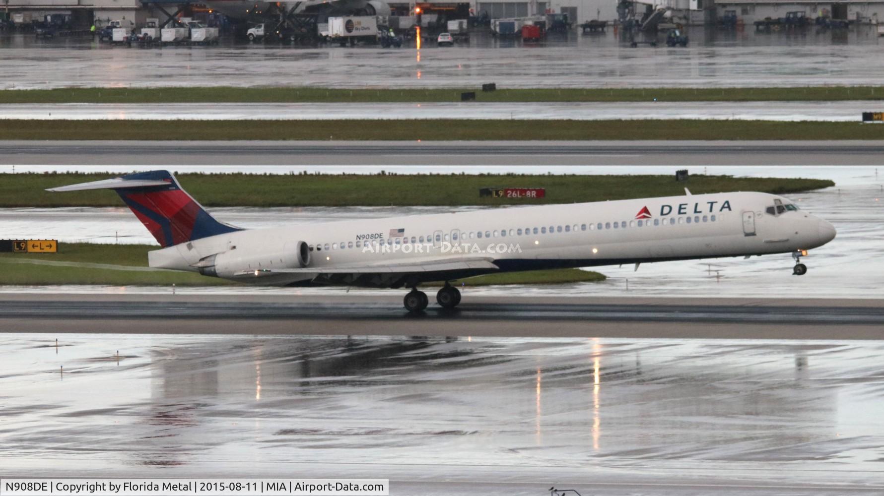 N908DE, 1992 McDonnell Douglas MD-88 C/N 53417, Delta