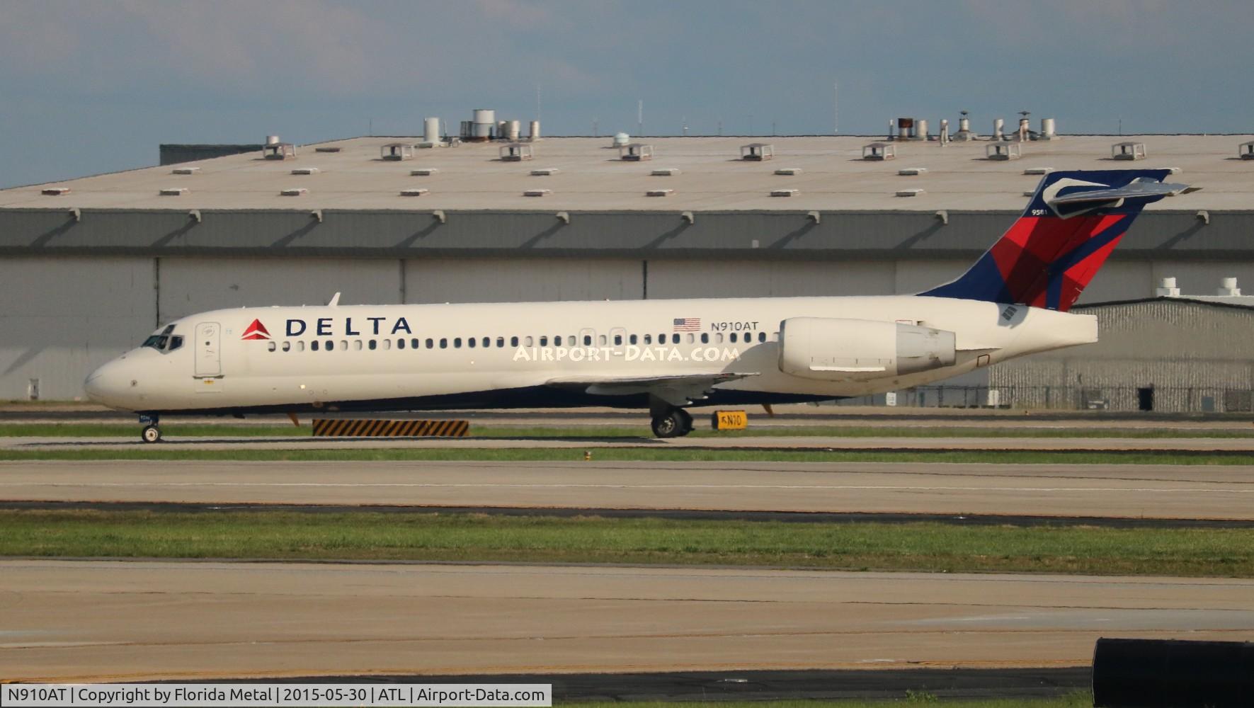 N910AT, 2001 Boeing 717-200 C/N 55086, Delta