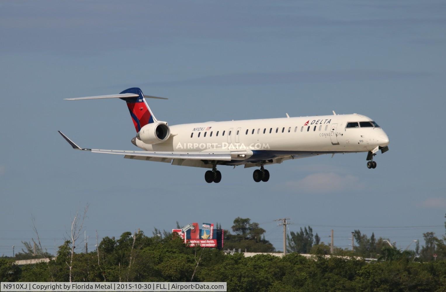 N910XJ, 2007 Bombardier CRJ-900ER (CL-600-2D24) C/N 15143, Delta Connection
