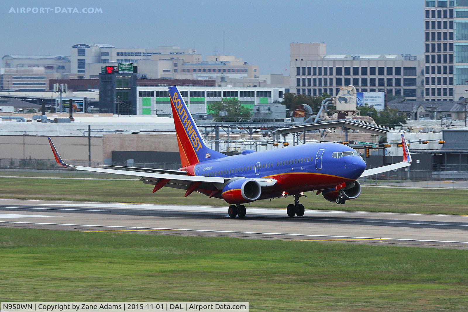 N950WN, 2010 Boeing 737-7H4 C/N 36664, Arriving at Dallas Love Field