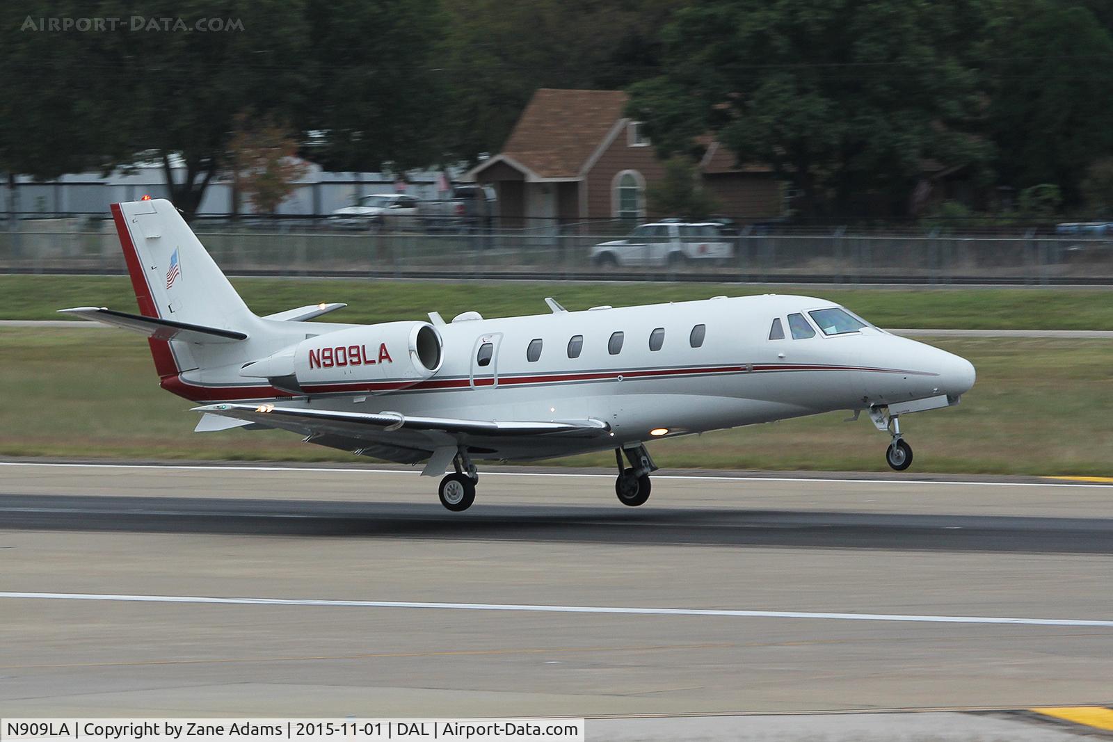 N909LA, 1999 Cessna 560XL Citation Excel C/N 560-5021, Dallas Love Field