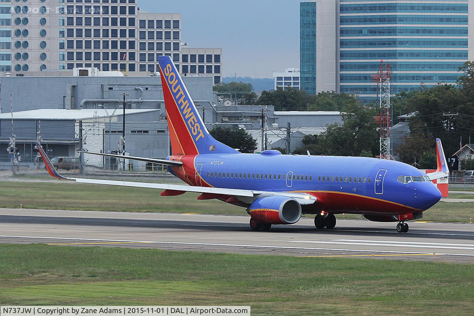 N737JW, 1999 Boeing 737-7H4 C/N 27869, Dallas Love Field
