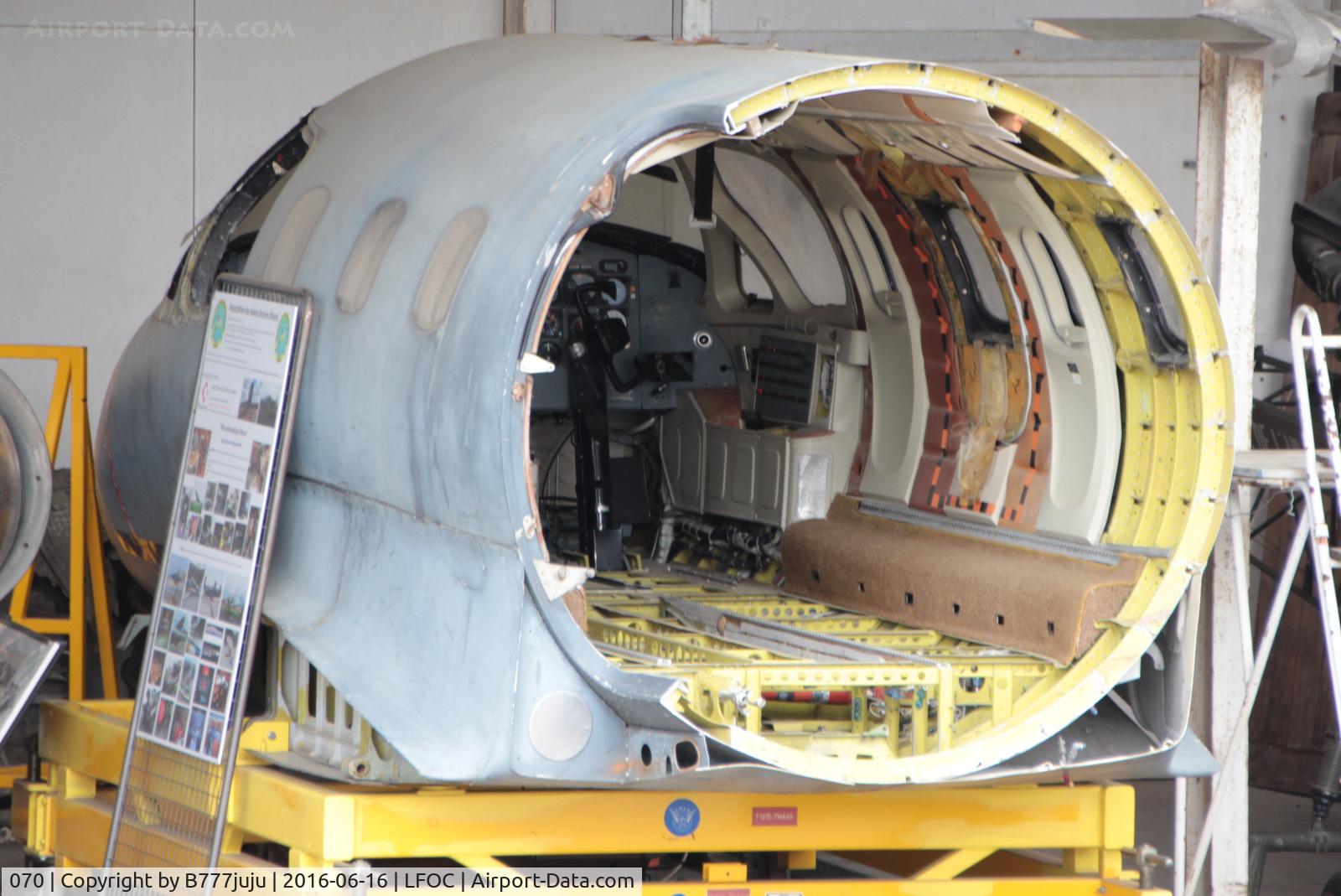 070, Embraer EMB-121AN Xingu C/N 121070, convertion in simulator at Pole Aeronautique d'Avord