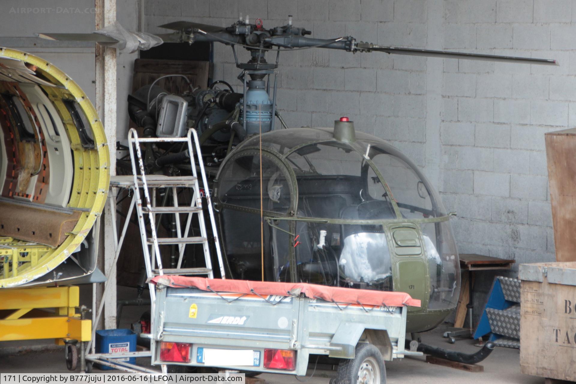 171, Sud SE-3130 Alouette II C/N 1306, at Pole Aeronautique d'Avord