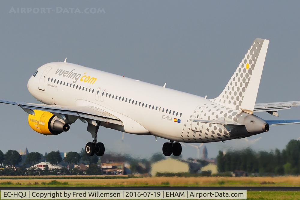 EC-HQJ, 2001 Airbus A320-214 C/N 1430, VUELING