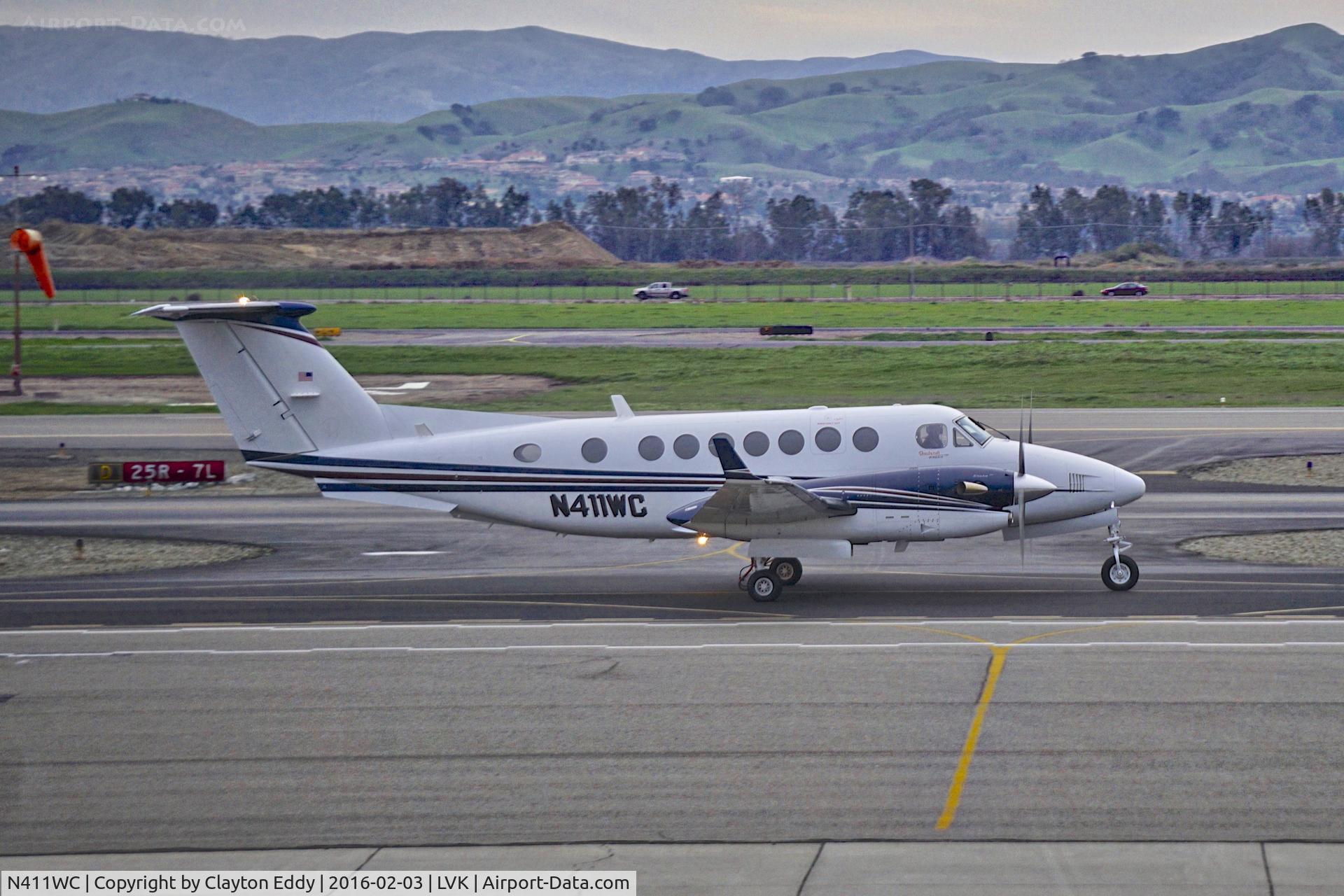 N411WC, 2007 Hawker Beechcraft 350 King Air (B300) C/N FL-571, Livermore Airport 2016