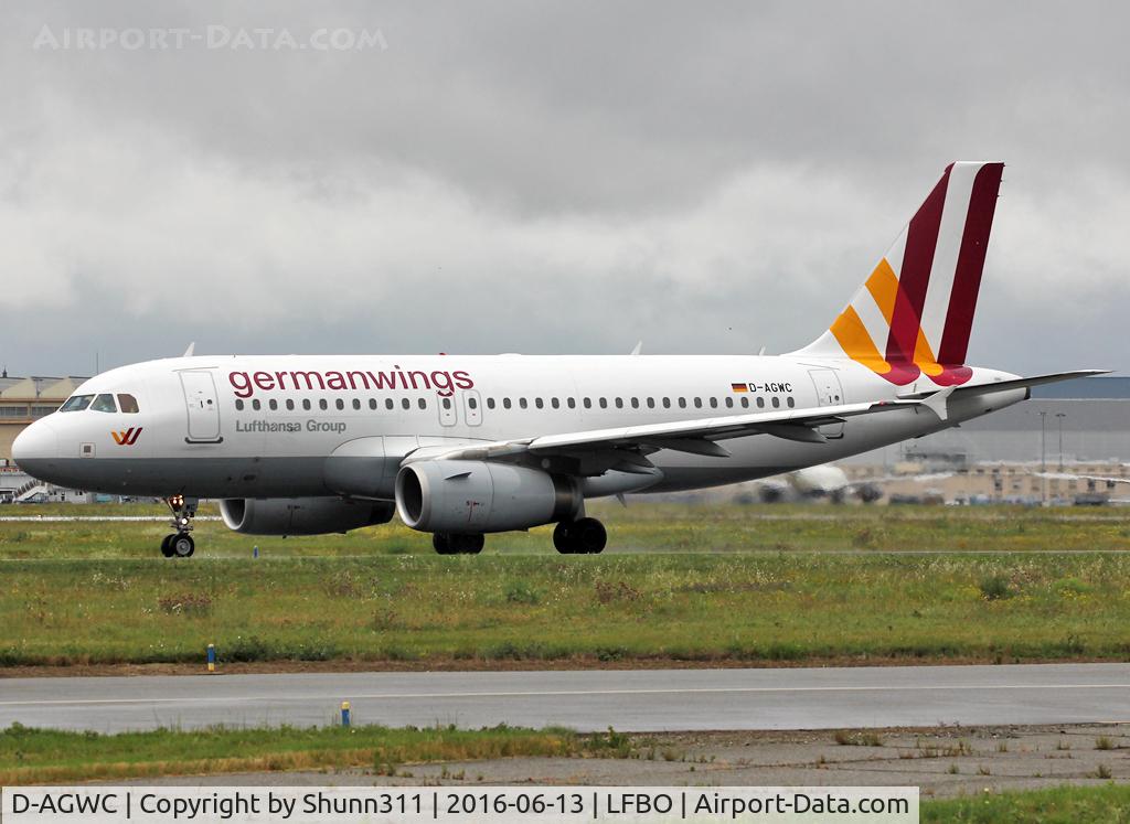 D-AGWC, 2006 Airbus A319-132 C/N 2976, Taxiing olding point rwy 32R