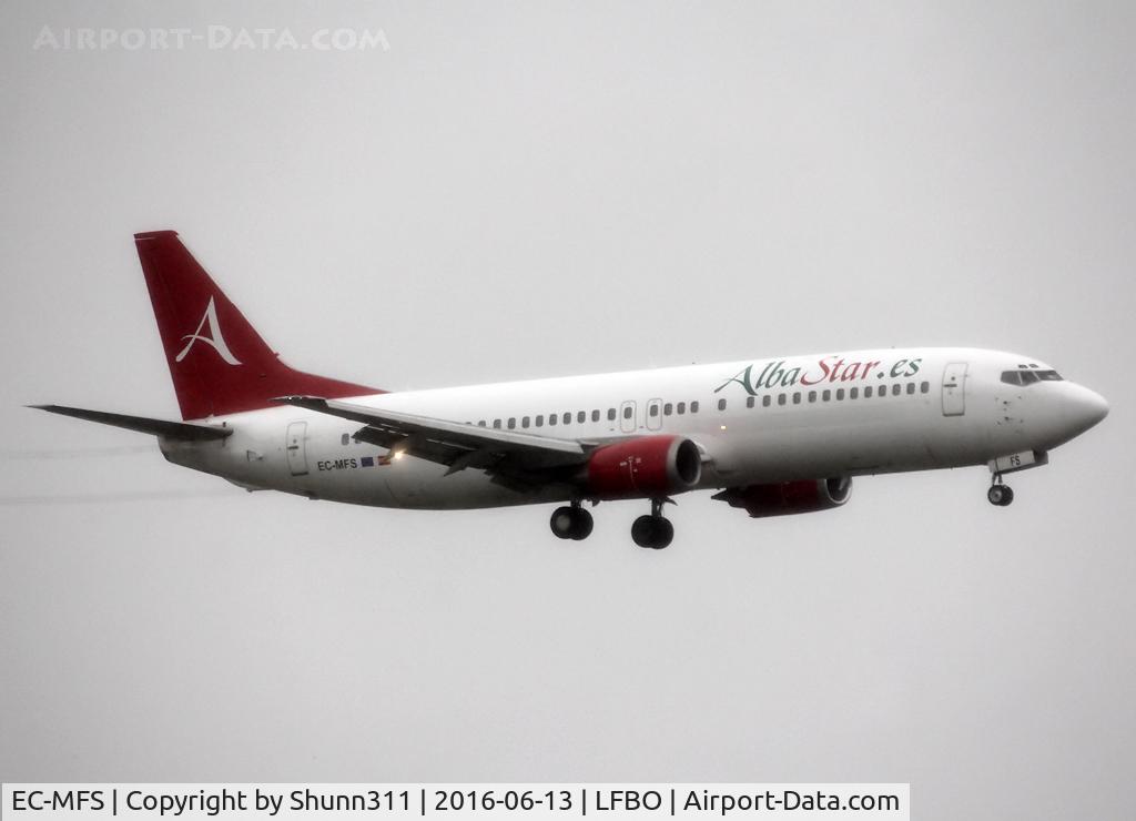 EC-MFS, 1992 Boeing 737-4Y0 C/N 25178, Landing rwy 32L