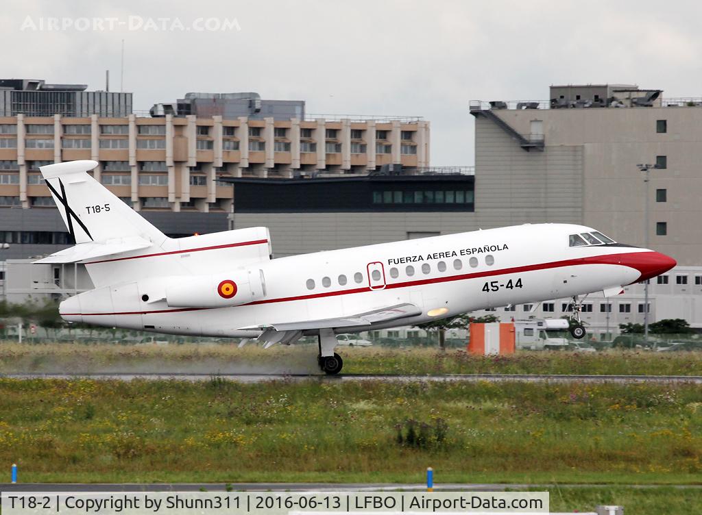 T18-2, 1990 Dassault Falcon 900 C/N 90, Landing rwy 32R