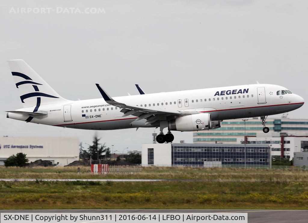 SX-DNE, 2016 Airbus A320-232 C/N 7014, Landing rwy 32R