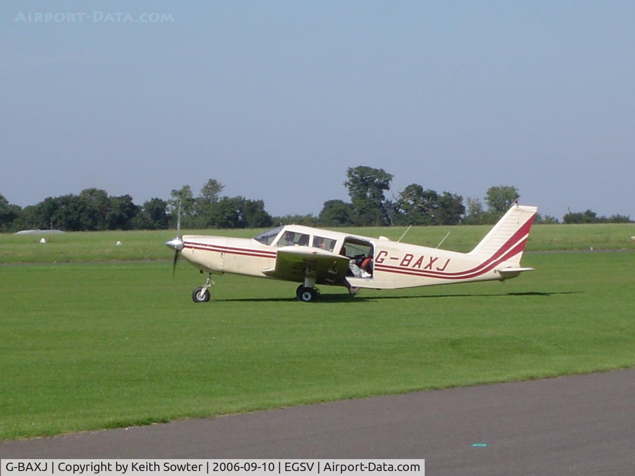 G-BAXJ, 1970 Piper PA-32-300 Cherokee Six Cherokee Six C/N 32-40763, Para dropping aircraft
